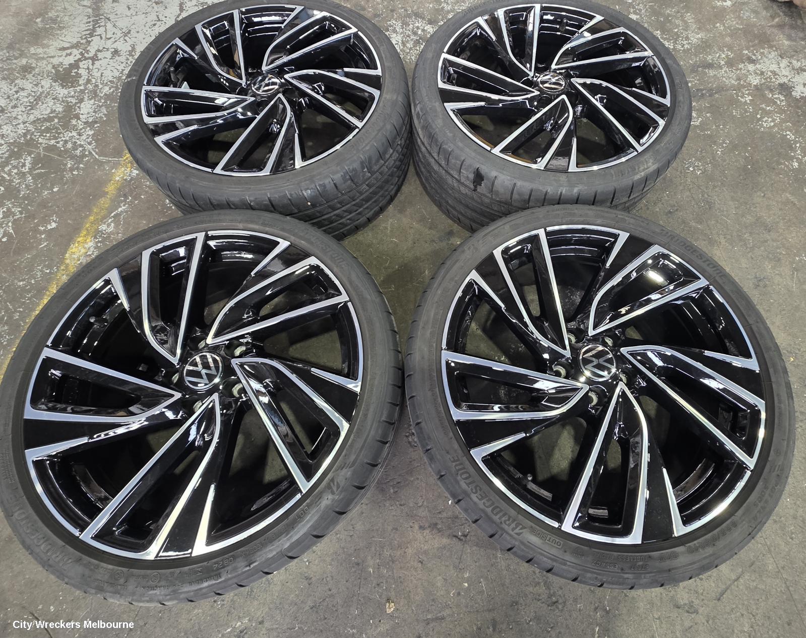 VOLKSWAGEN GOLF WHEEL MAG, FACTORY, 19X8IN, ADELAIDE, 5 V SPOKE, BI-COLOUR, GEN 8, 09/2020 - 06/2024 - Image 1
