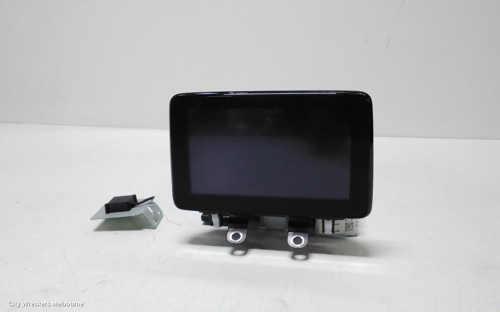 MAZDA CX3 RADIO/CD/DVD/SAT/TV, DISPLAY UNIT, 7IN TOUCHSCREEN, DK, 03/2015 - 02/2022 - Image 2