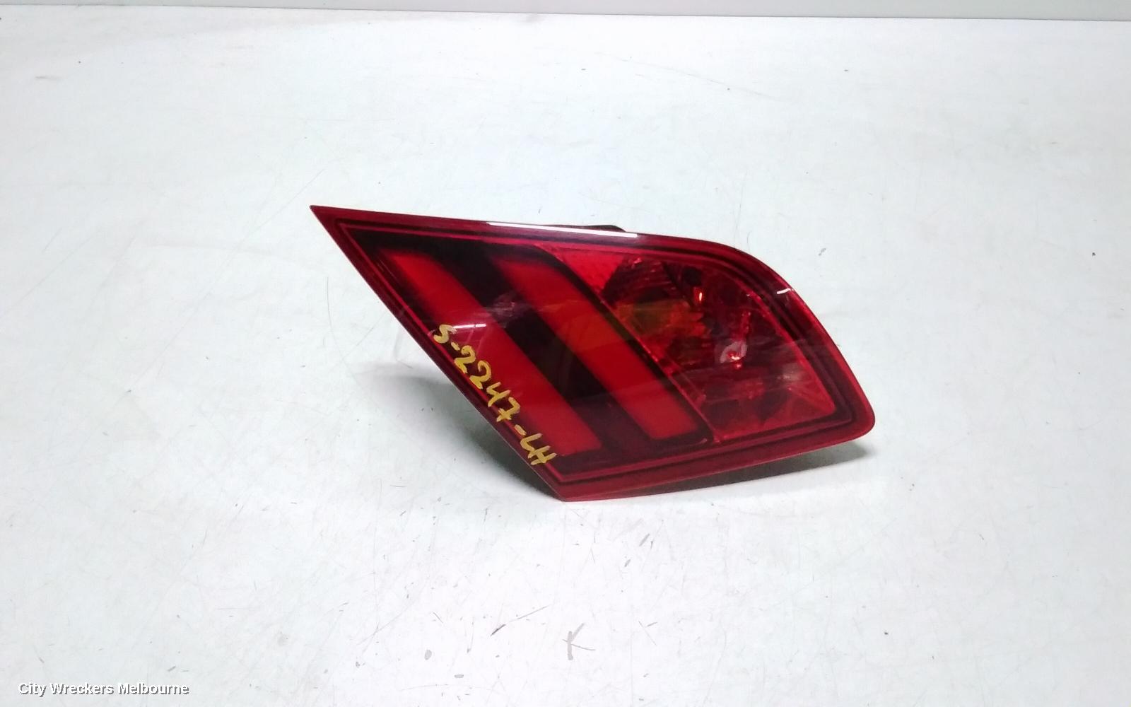 PEUGEOT 308 REAR GARNISH, TAILGATE LAMP (LH SIDE), T9, HATCH, 10/2014 - 01/2021 - Image 2