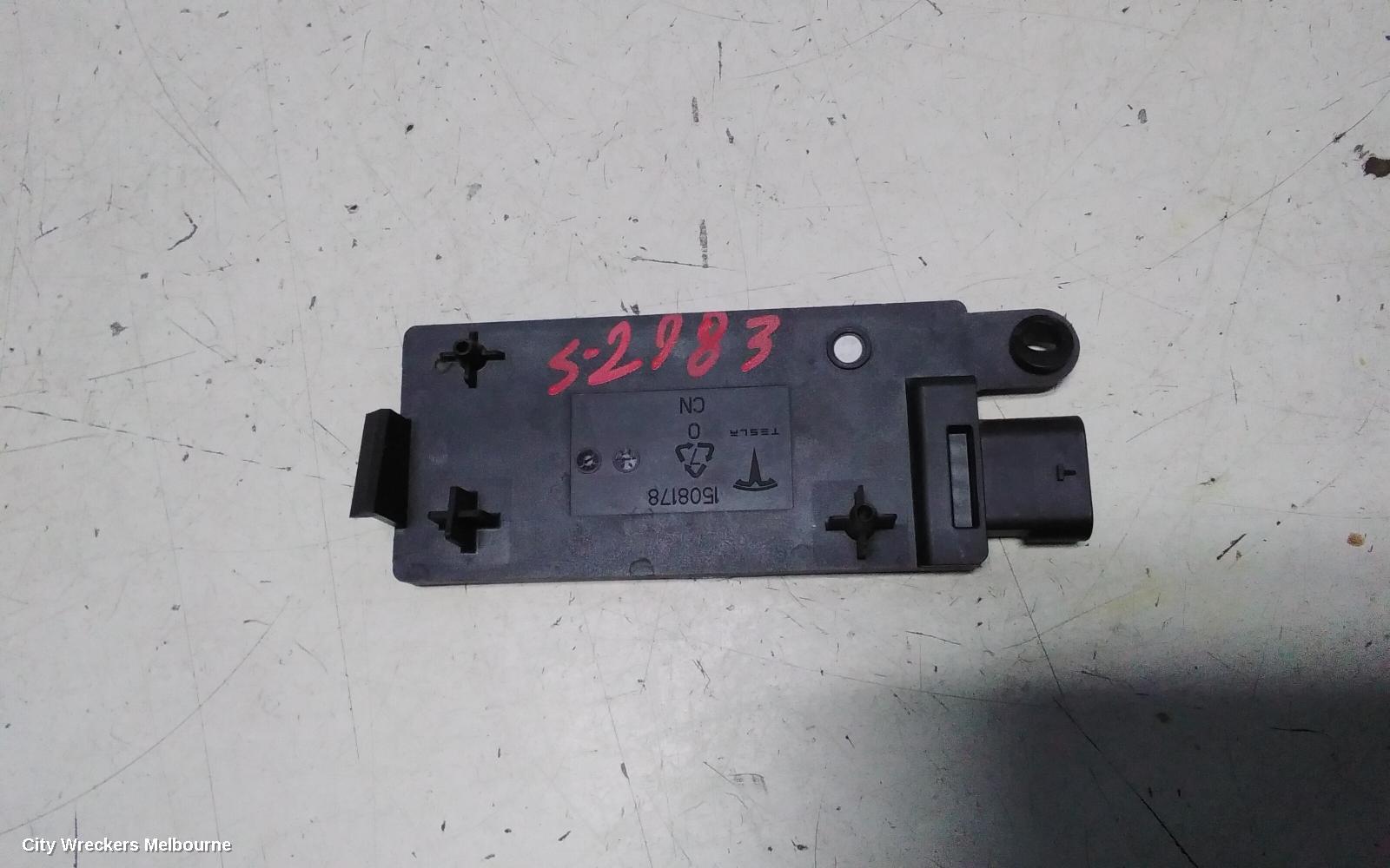 TESLA MODEL Y ECU, 1ST GEN, OTHER ECU, 03/2022 ONWARDS - Image 3