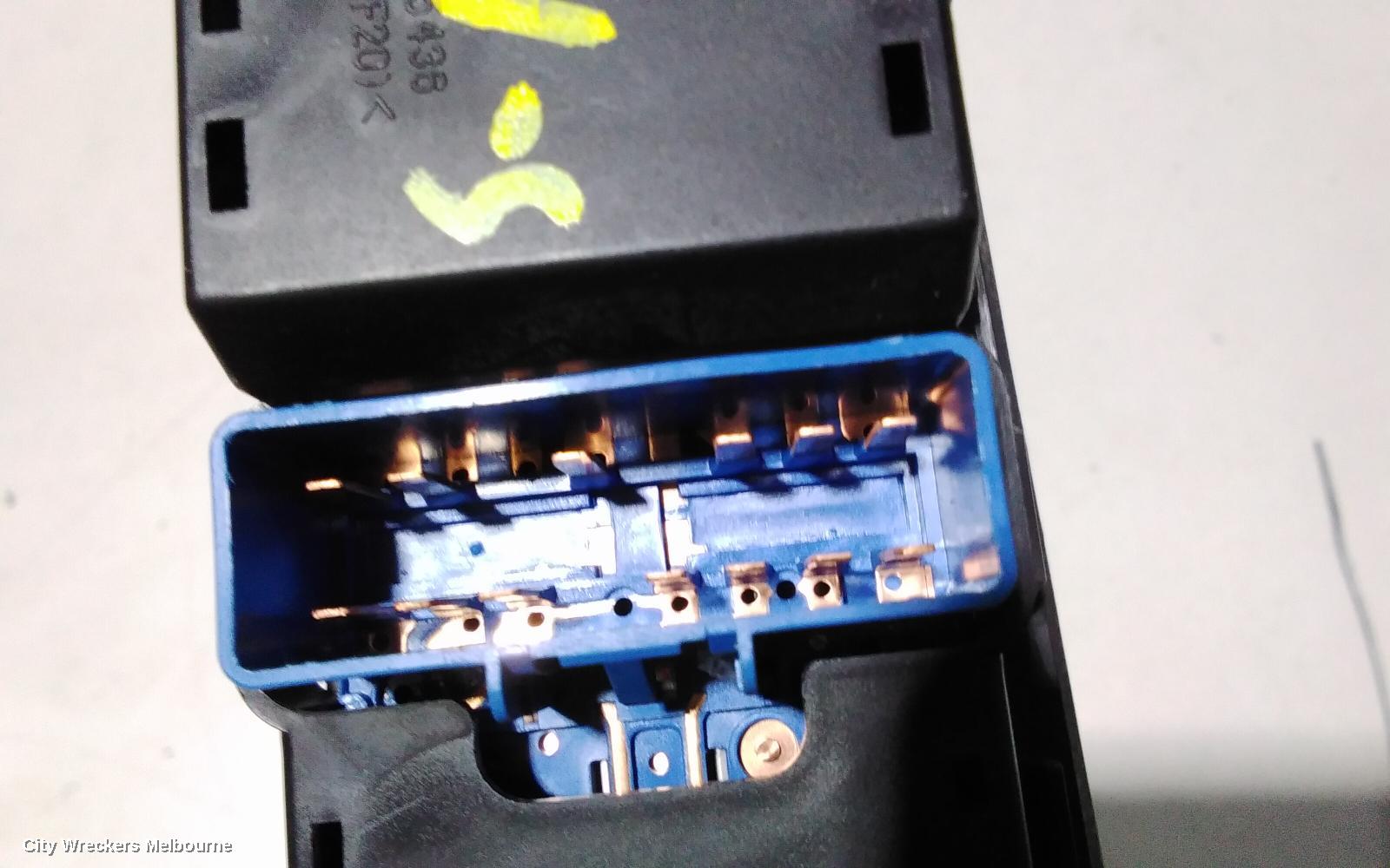HOLDEN CAPTIVA PWR DR WIND SWITCH, RH FRONT (MASTER SWITCH), CAPTIVA 7 (VIN KL3C), CG, 01/2014 - 06/2018 - Image 3