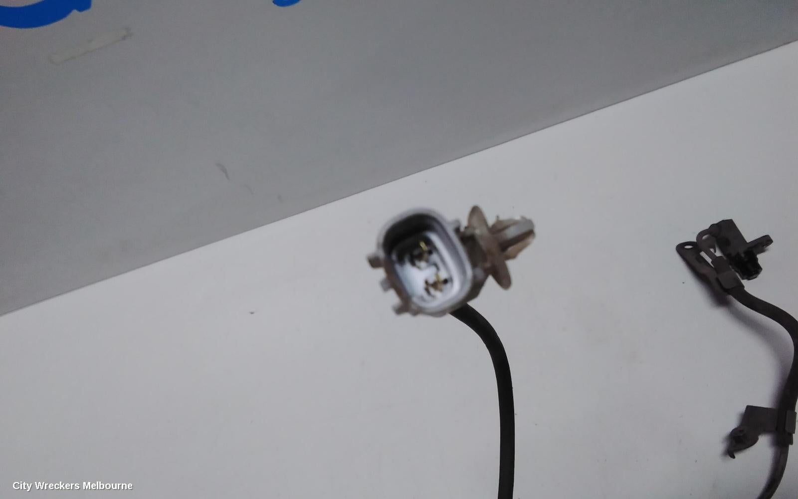 TOYOTA HILUX ABS SENSOR, LH FRONT, NON VSC, LOOM TYPE, 03/2005 - 08/2015 - Image 3