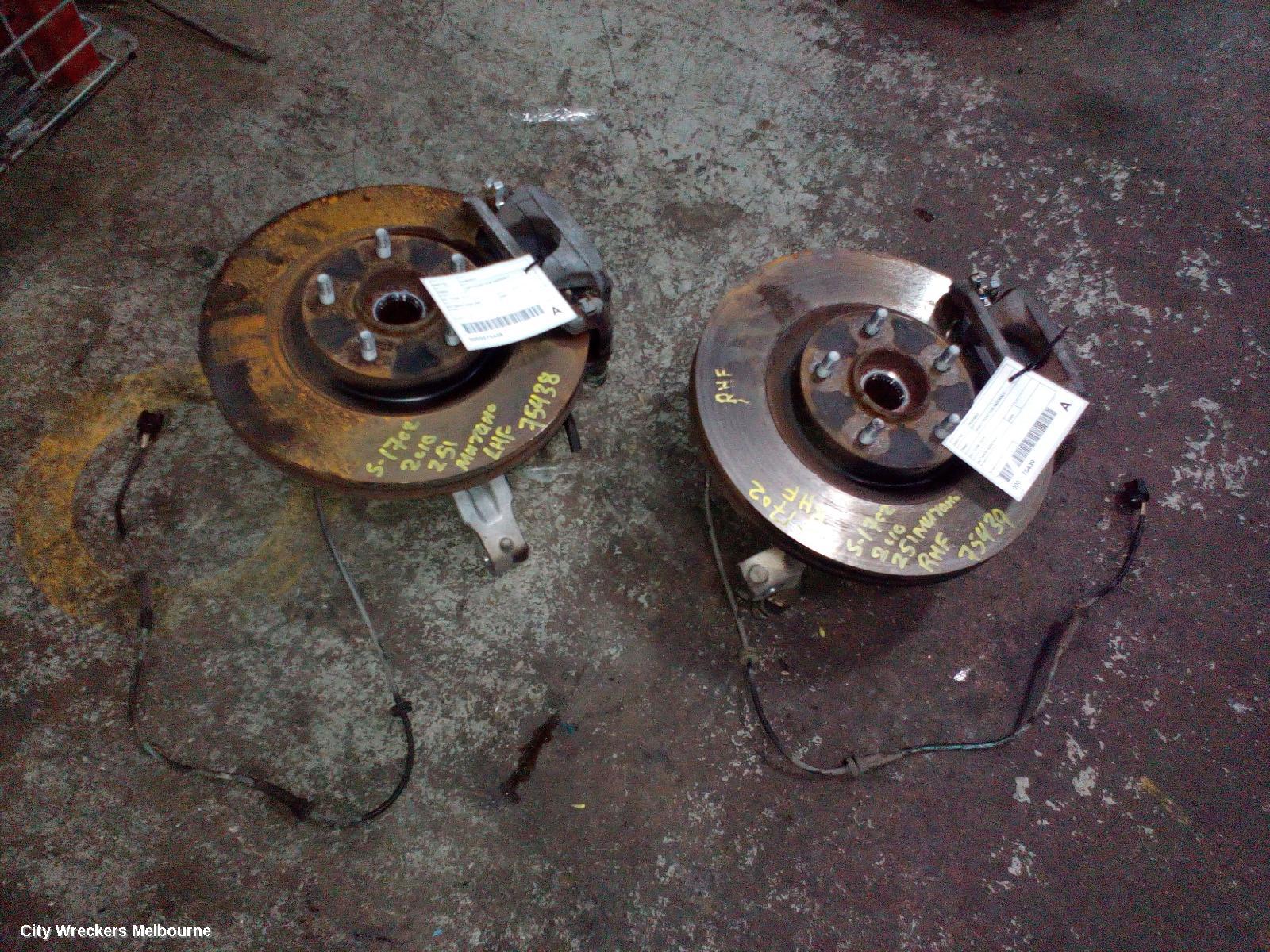 NISSAN MURANO LEFT FRONT HUB ASSEMBLY, Z51, 12/2008 - 12/2014 - Image 2