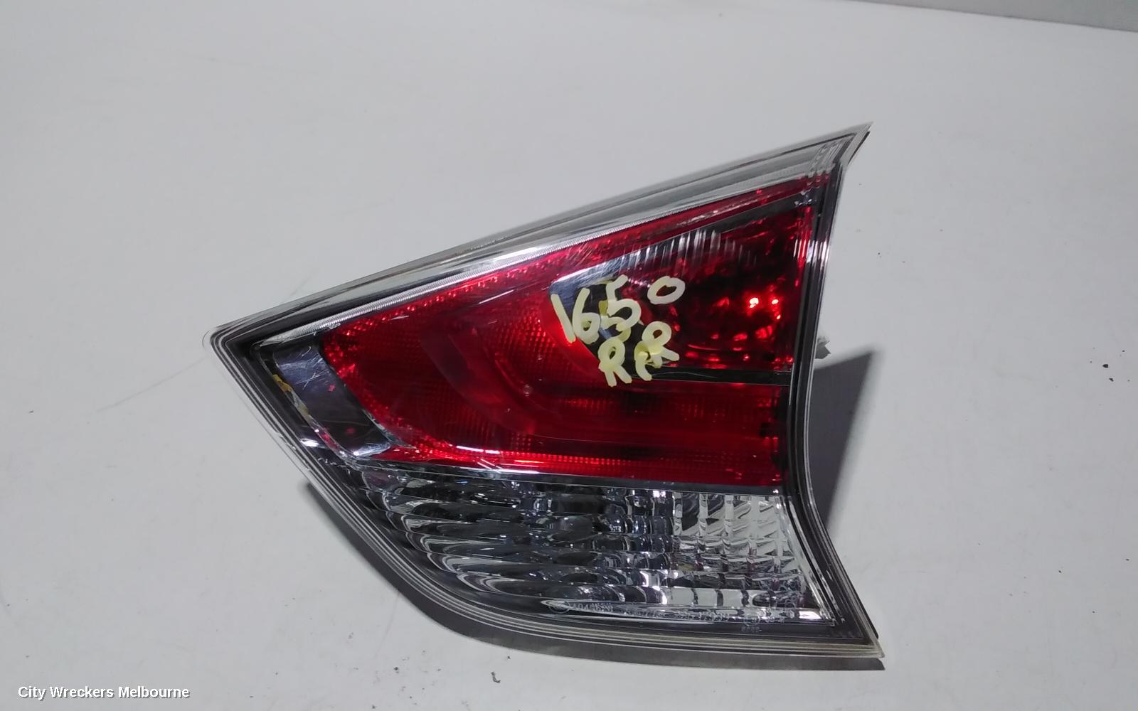 NISSAN XTRAIL REAR GARNISH, TAILGATE LAMP (RH SIDE), T32, 02/2014 - 01/2017 - Image 2