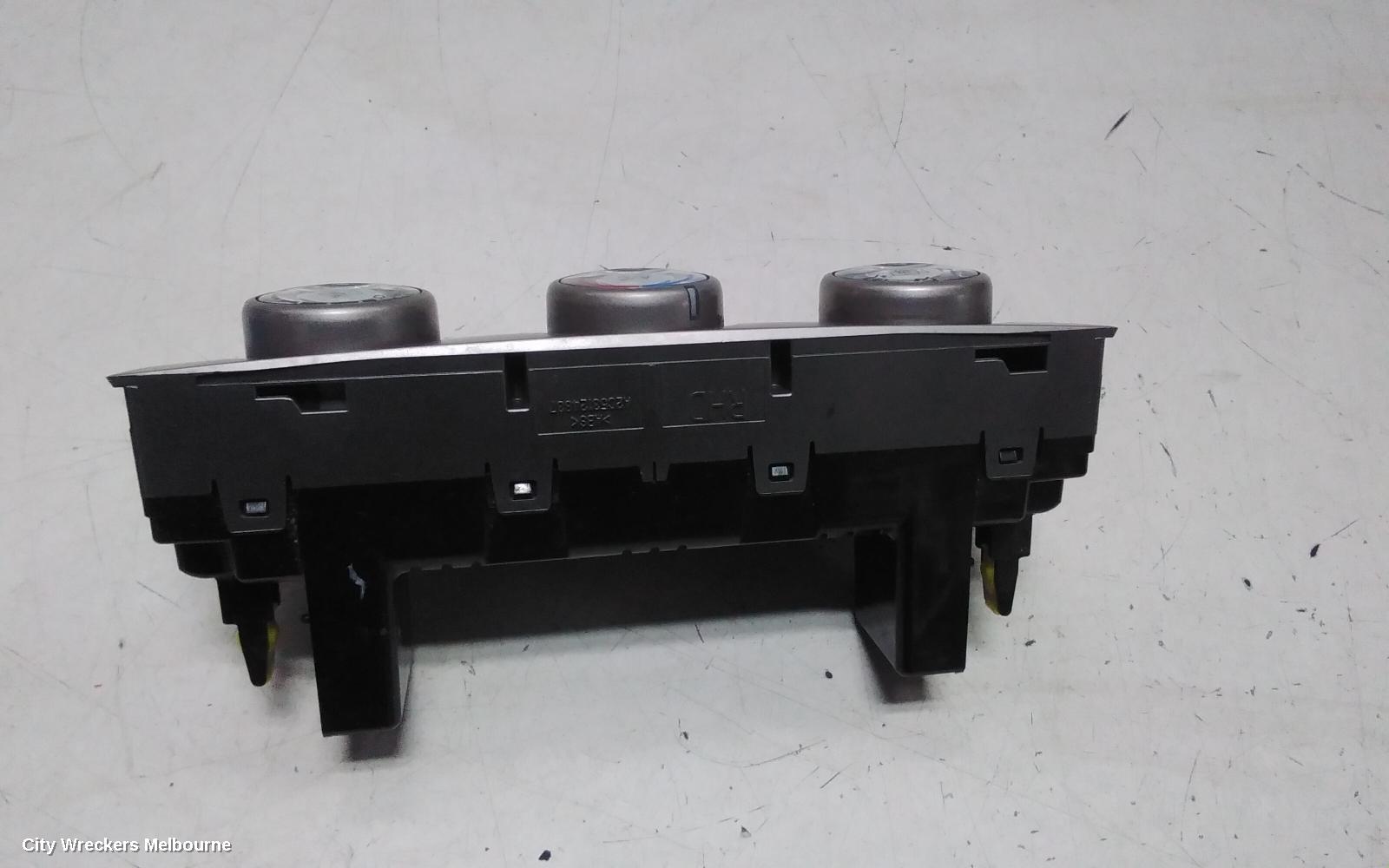 TOYOTA AURION HEATER/AC CONTROLS, GSV40R, STANDARD, 10/2006 - 03/2012 - Image 2