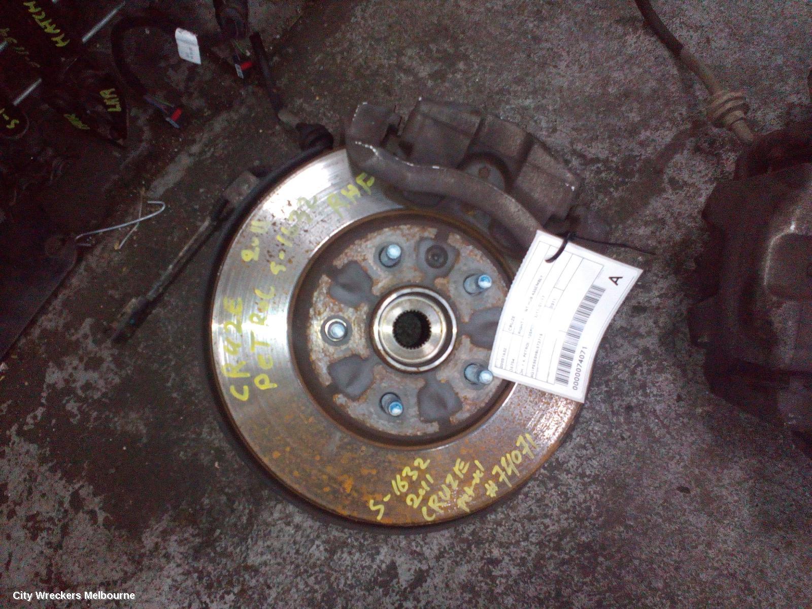 HOLDEN CRUZE RIGHT FRONT HUB ASSEMBLY, JH, 1.4, PETROL, 105PCD, 03/2011 - 01/2017 - Image 1
