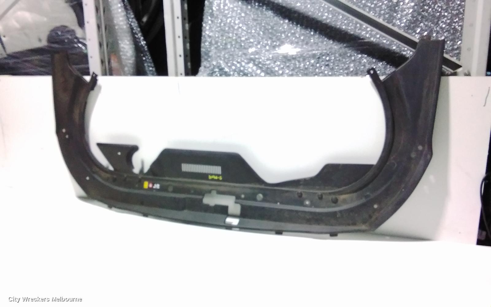 HYUNDAI GENESIS, DH, 11/2014 - 01/2018, RADIATOR TOP PLASTIC PANEL: 91754 - Image 2