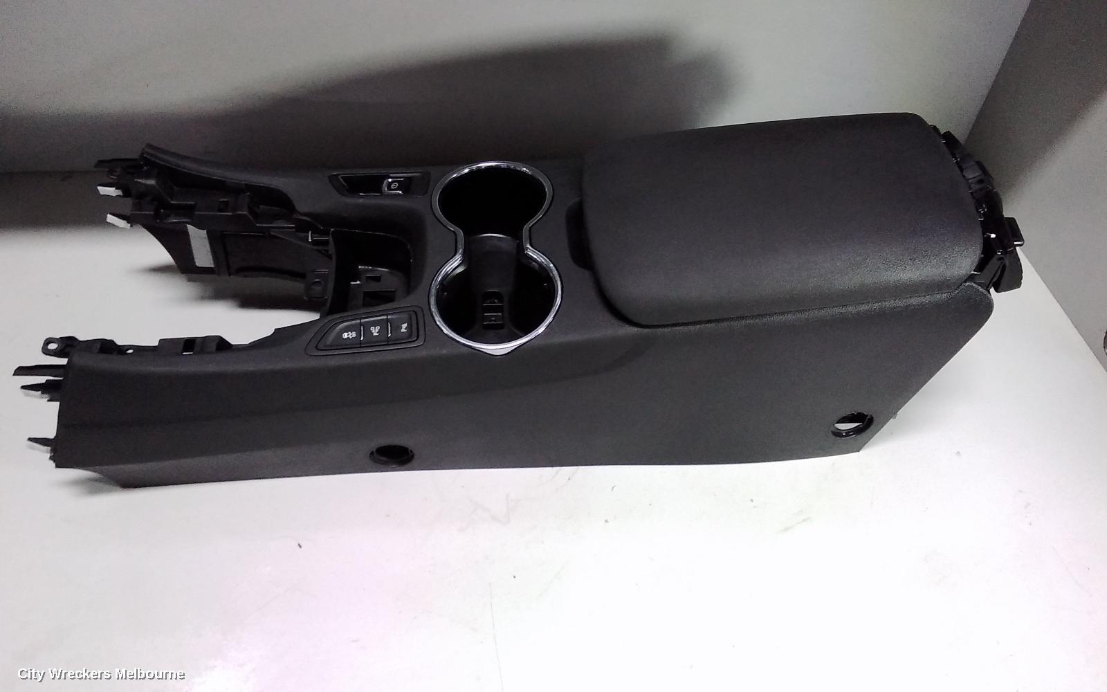 HOLDEN COMMODORE CONSOLE, VF, 05/2013 - 12/2017 - Image 2