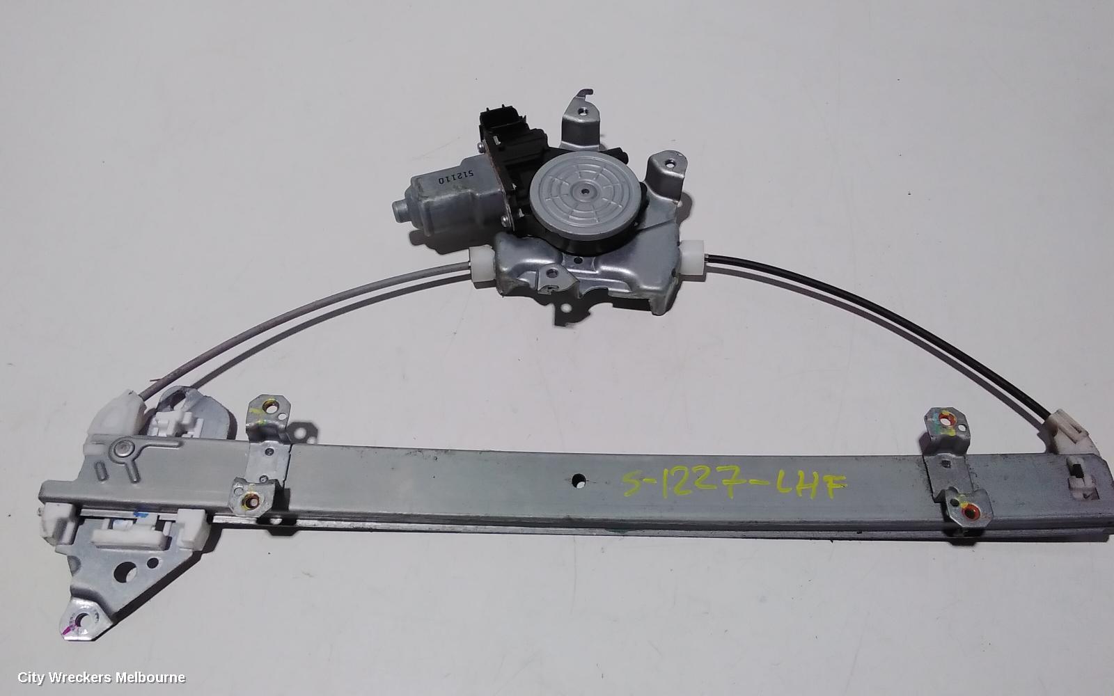 NISSAN NAVARA LEFT FRONT WINDOW REG/MOTOR, NP300, 05/2015 ONWARDS - Image 1