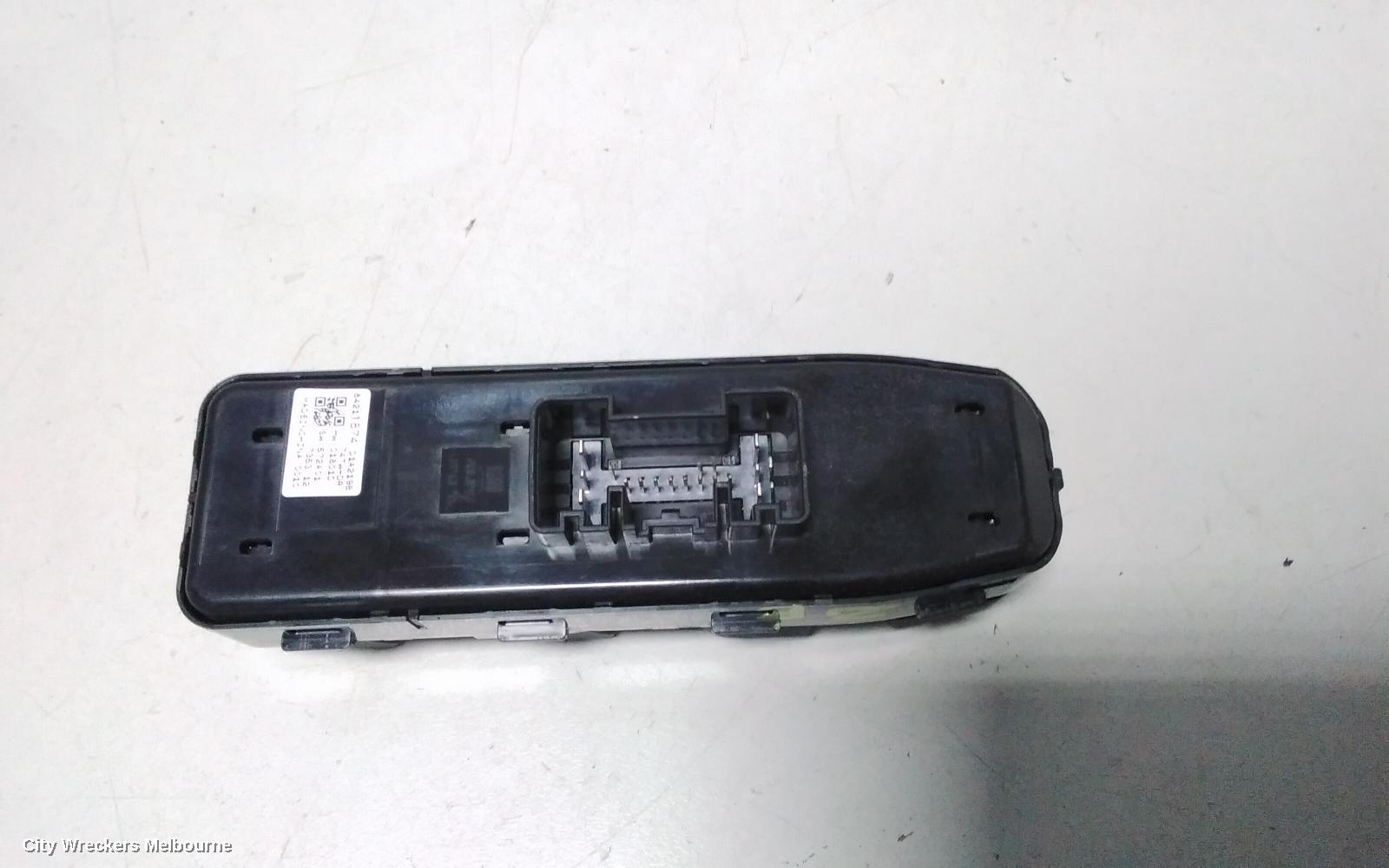 HOLDEN COMMODORE PWR DR WIND SWITCH, RH FRONT (MASTER SWITCH), ZB, HATCH/WAGON, 10/2017 - 12/2020 - Image 3