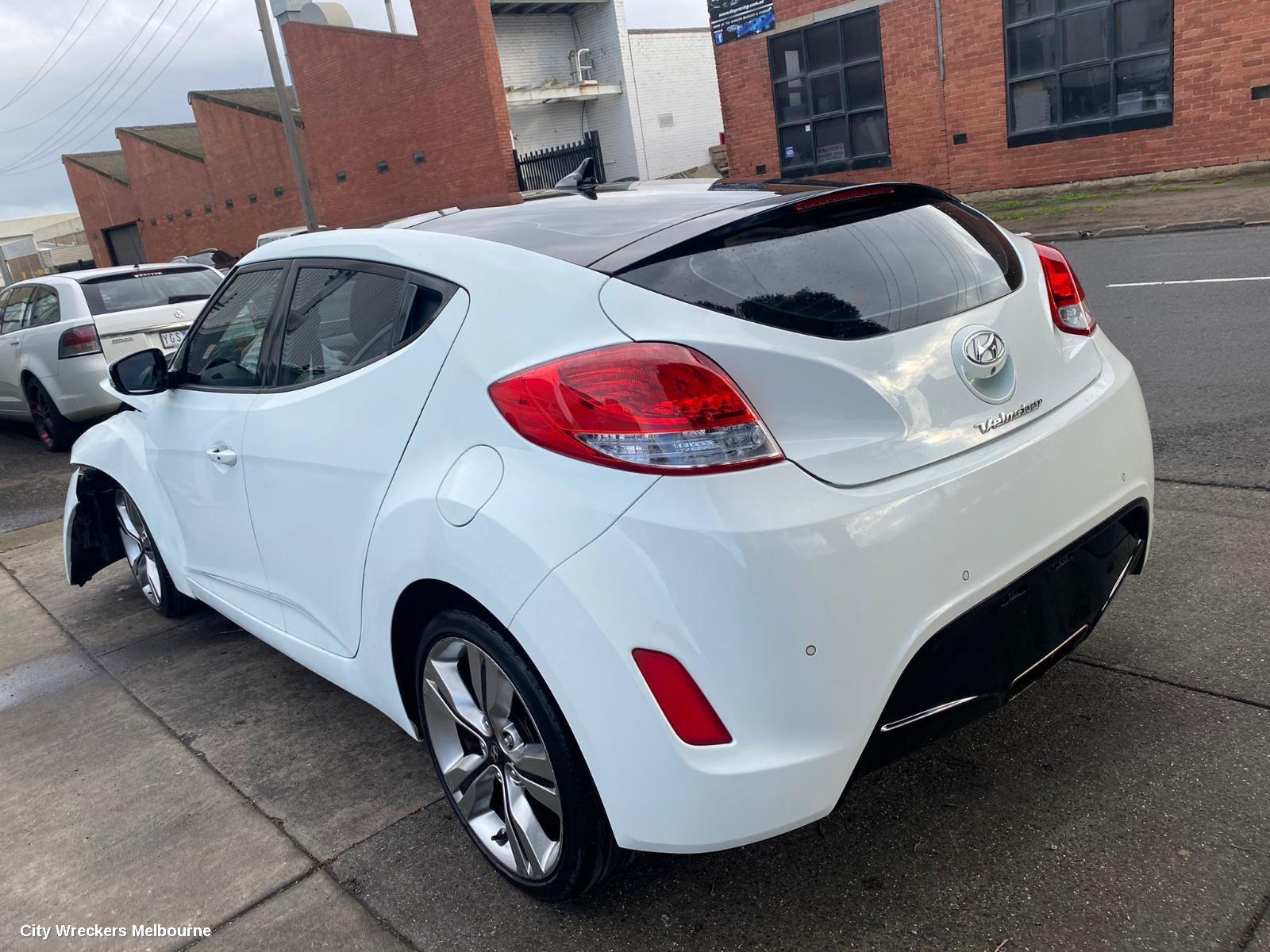 HYUNDAI VELOSTER BOOTLID/TAILGATE, TAILGATE, FS, NON WIPER, W/ GLOSS BLACK SPOILER TYPE, NON TURBO, 12/2011 - 02/2018 - Image 2