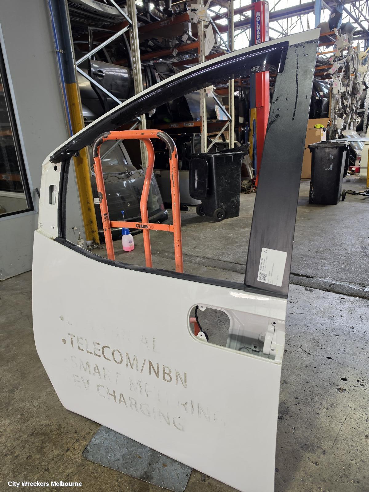 HYUNDAI STARIA LEFT FRONT DOOR, US4, 04/2021 ONWARDS - Image 2