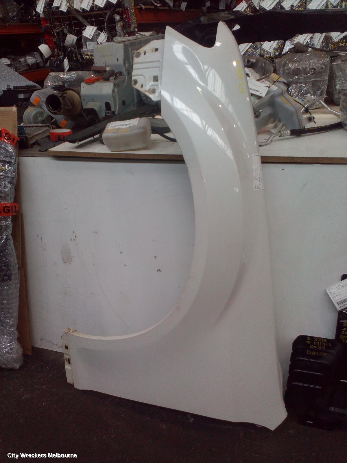 CHRYSLER 300C LEFT GUARD, LX2, NON FLARE TYPE, 07/2012 ONWARDS - Image 2
