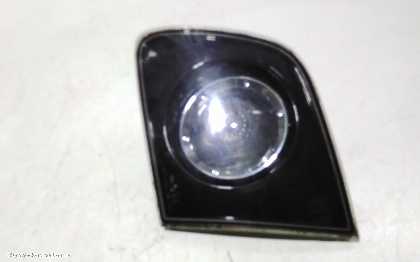 MAZDA 3 REAR GARNISH, BOOTLID LAMP (RH SIDE), 2.3, SEDAN, BK, 10/2003 - 06/2006 - Image 2