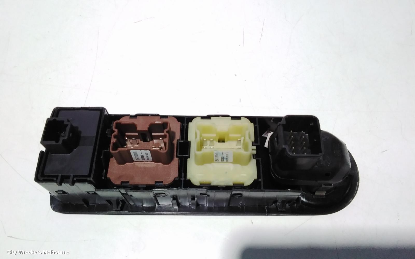 RENAULT CLIO PWR DR WIND SWITCH, RH FRONT (MASTER SWITCH), 4DR, BARE SWITCH ONLY, X98, 09/2013 - 10/2019 - Image 2