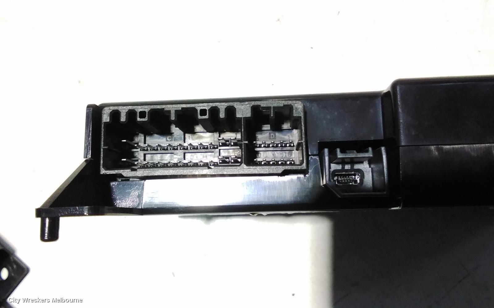 CHRYSLER 300C ECU, BLUETOOTH MODULE, LX, 07/2012 ONWARDS - Image 3