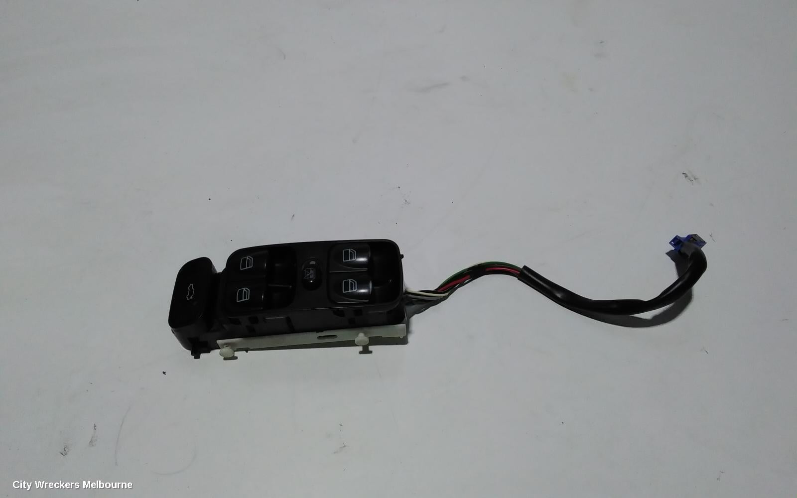 MERCEDES C CLASS PWR DR WIND SWITCH, RH FRONT (MASTER SWITCH), SEDAN, W/ BOOT RELEASE, W203, 11/2000 - 06/2007 - Image 1