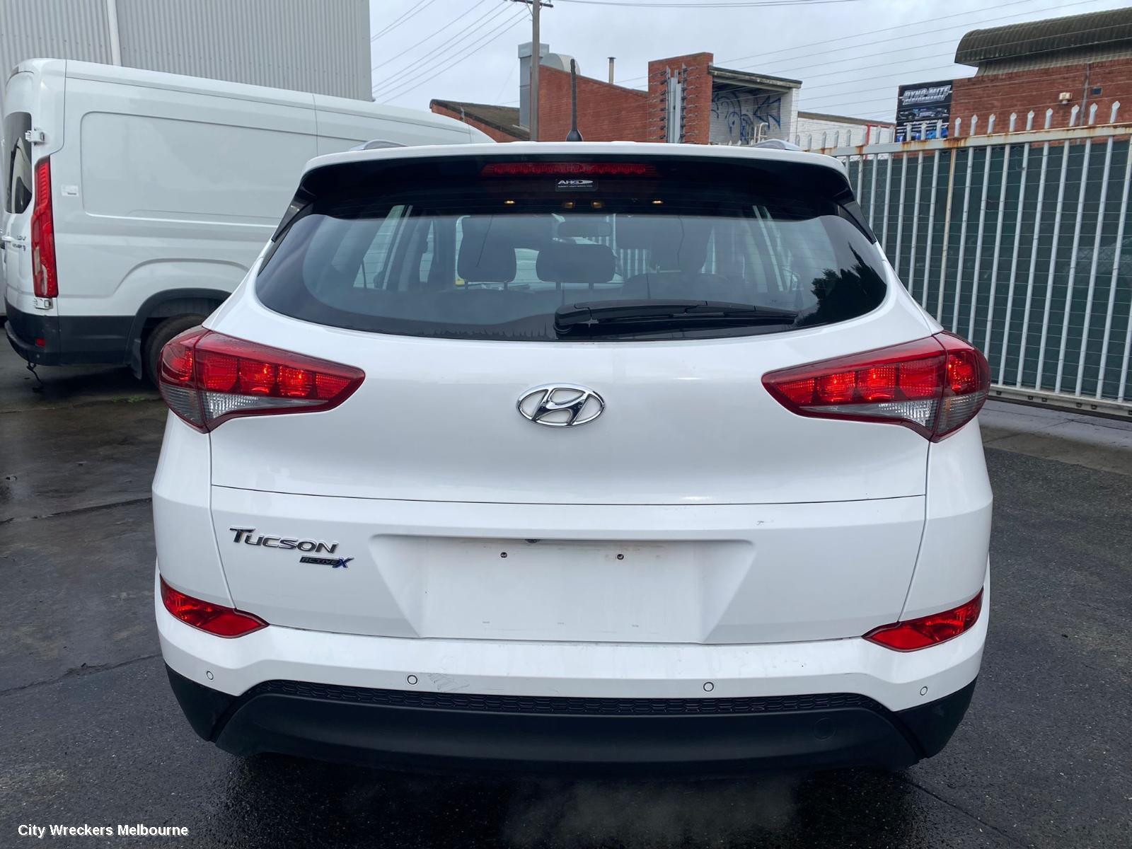 HYUNDAI TUCSON LEFT HEADLAMP, TL, ACTIVE/ACTIVE X, KOREAN BUILT (VIN KMHJ), HALOGEN TYPE, W/ DAYTIME RUNNING LAMP, 06/2015 - 06/2018 - Image 2