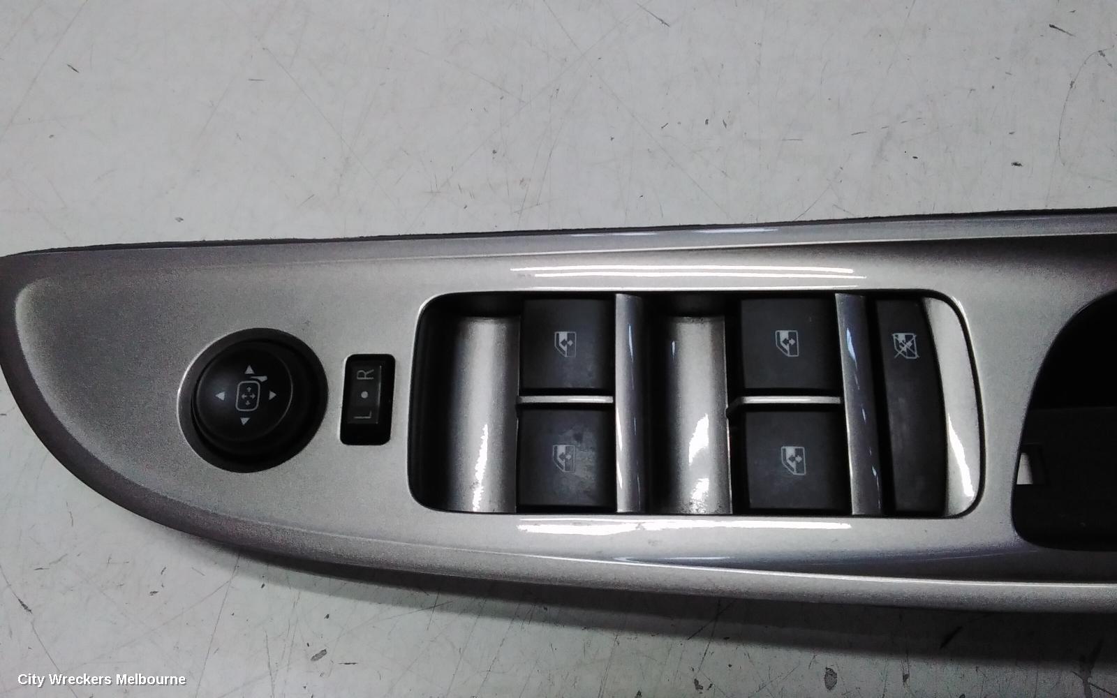 HOLDEN COMMODORE PWR DR WIND SWITCH, RH FRONT (MASTER SWITCH), VF, SILVER, 4 SWITCH TYPE, 05/2013 - 12/2017 - Image 3