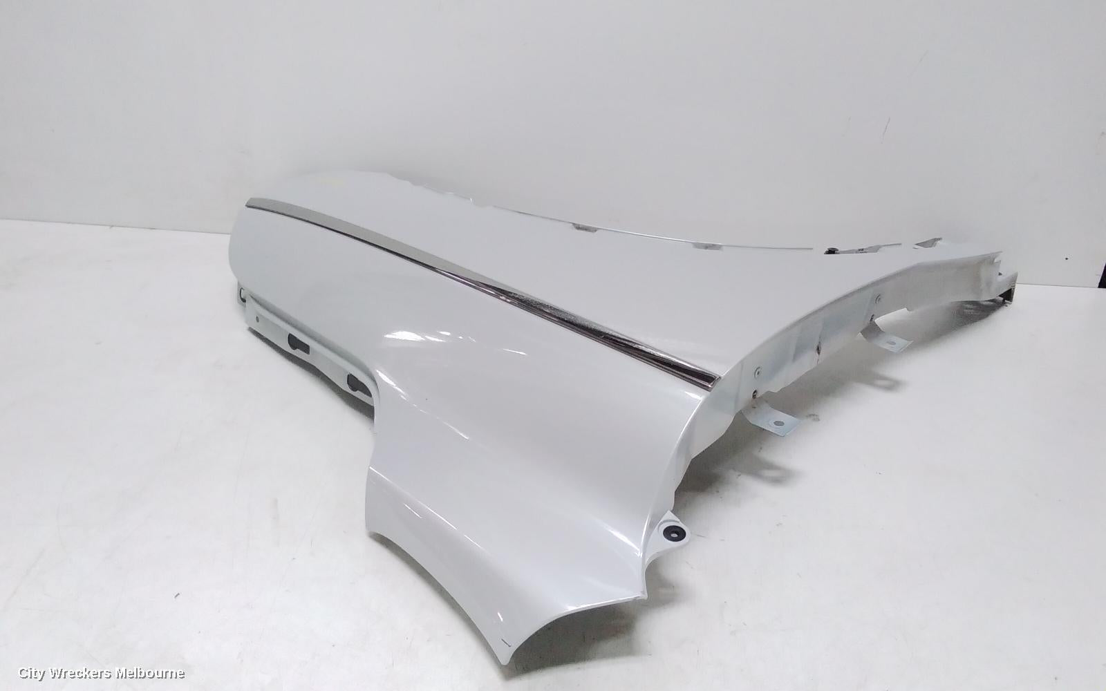 RENAULT KALEOS RIGHT GUARD, XZG, PLASTIC TYPE, 05/2016 ONWARDS - Image 1