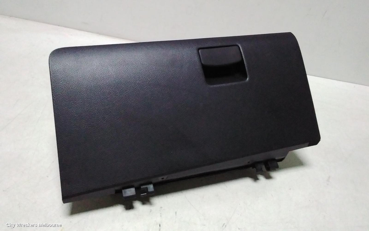 SUBARU LEVORG GLOVE BOX, V1, 05/2016 - 12/2020 - Image 3