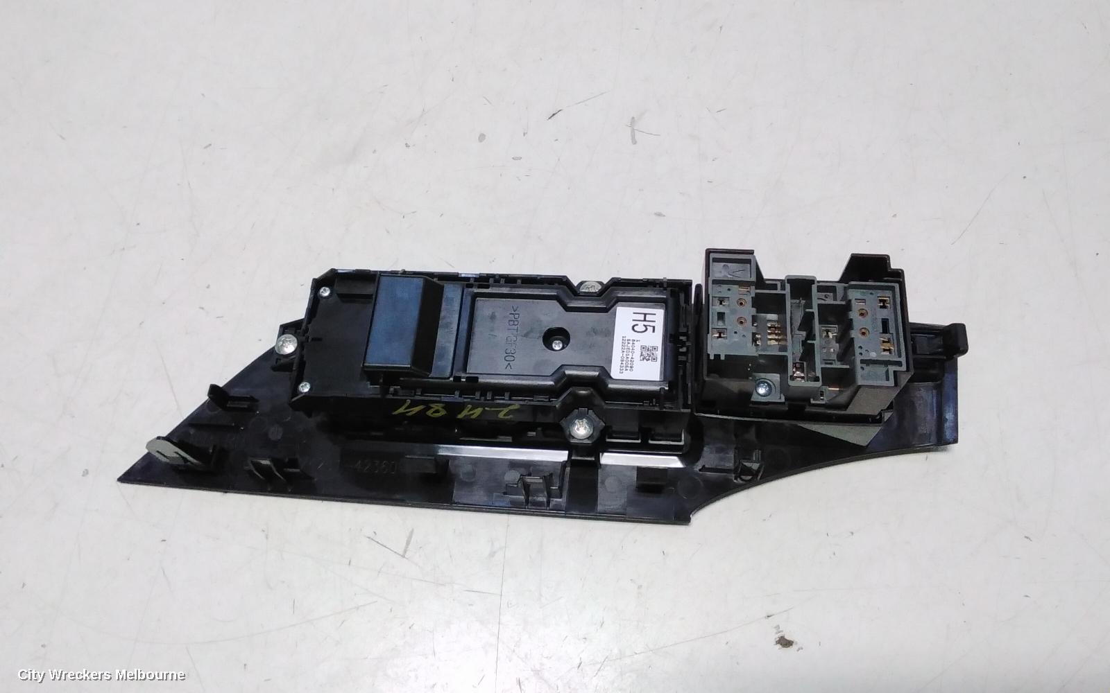 TOYOTA RAV4 PWR DR WIND SWITCH, RH FRONT, BLOCK MASTER SWITCH, AUTO FOLD TYPE, XA50, 11/2018 ONWARDS - Image 3