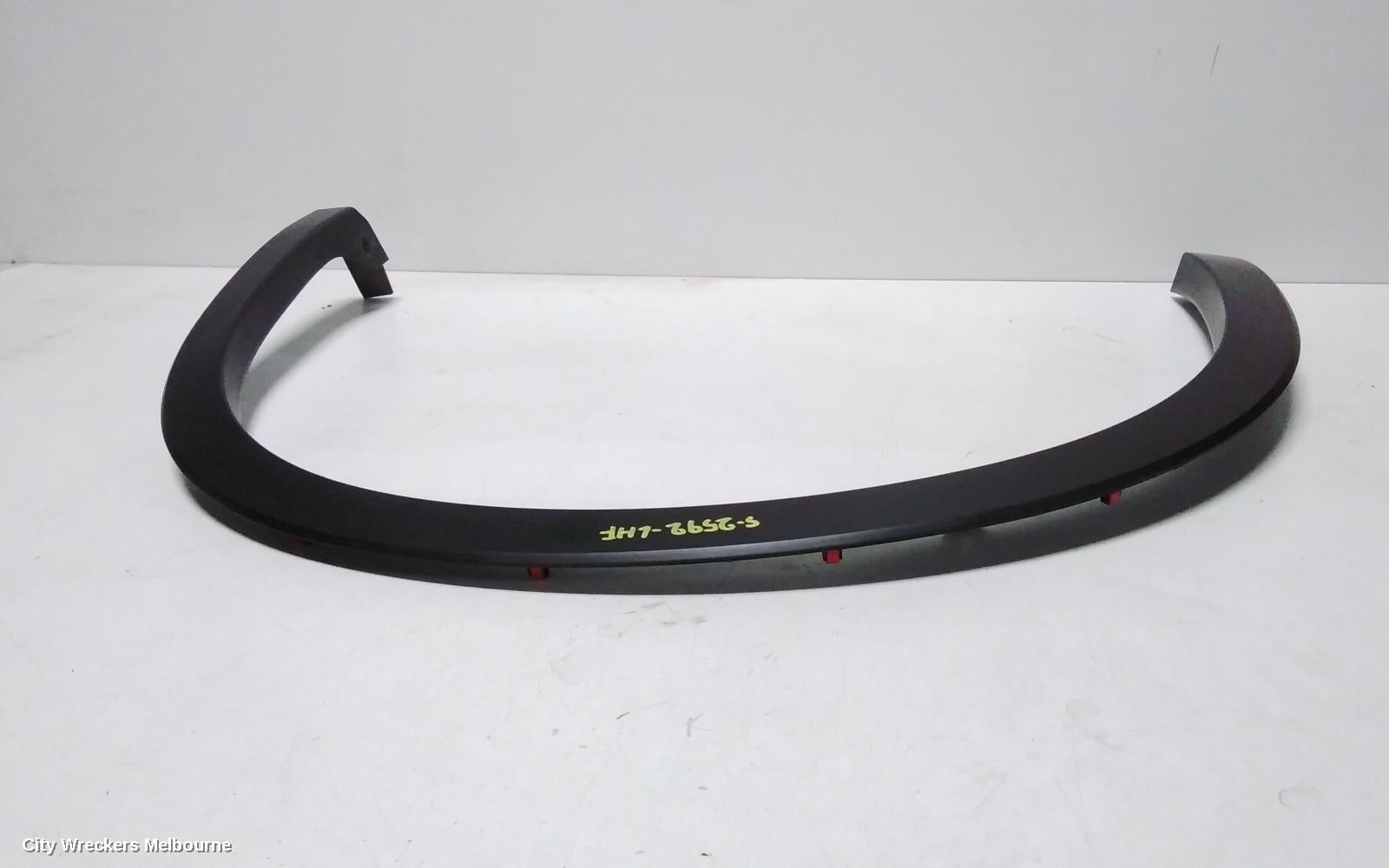 MITSUBISHI OUTLANDER WHEEL ARCH FLARE, ZM, LH FRONT, 08/2021 ONWARDS - Image 2