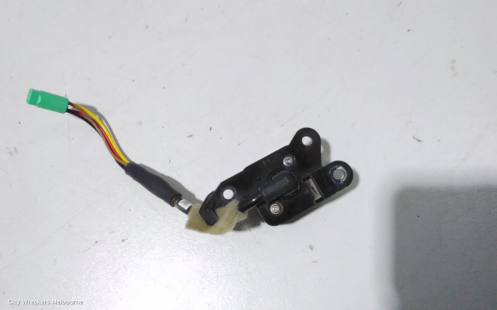 SUBARU FORESTER LEFT DOOR MIRROR, SJ, W/ FLASHER, HEATED, BLINDSPOT & CAMERA TYPE (13 WIRE), 02/2016 - 08/2018 - Image 3