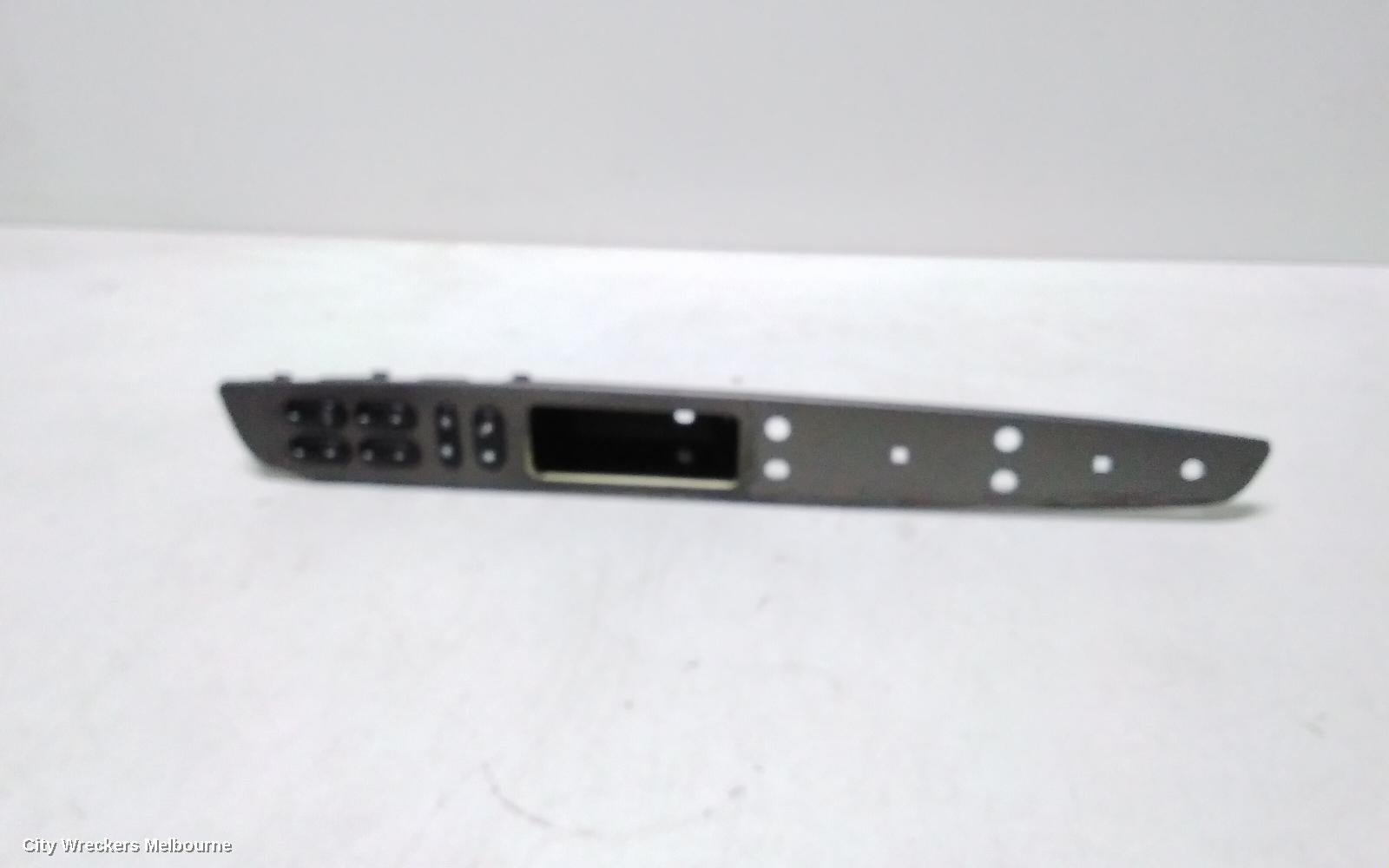 FORD ESCAPE PWR DR WIND SWITCH, RH FRONT (MASTER SWITCH), ZC, 04/2006 - 03/2008 - Image 2