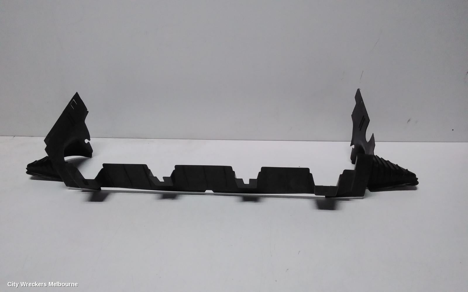 LAND ROVER DISCOVERY SPORT, L550, 01/2015 ONWARDS, RADIATOR AIR DIVERTER  GK72-8A095-A: 116034 - Image 1