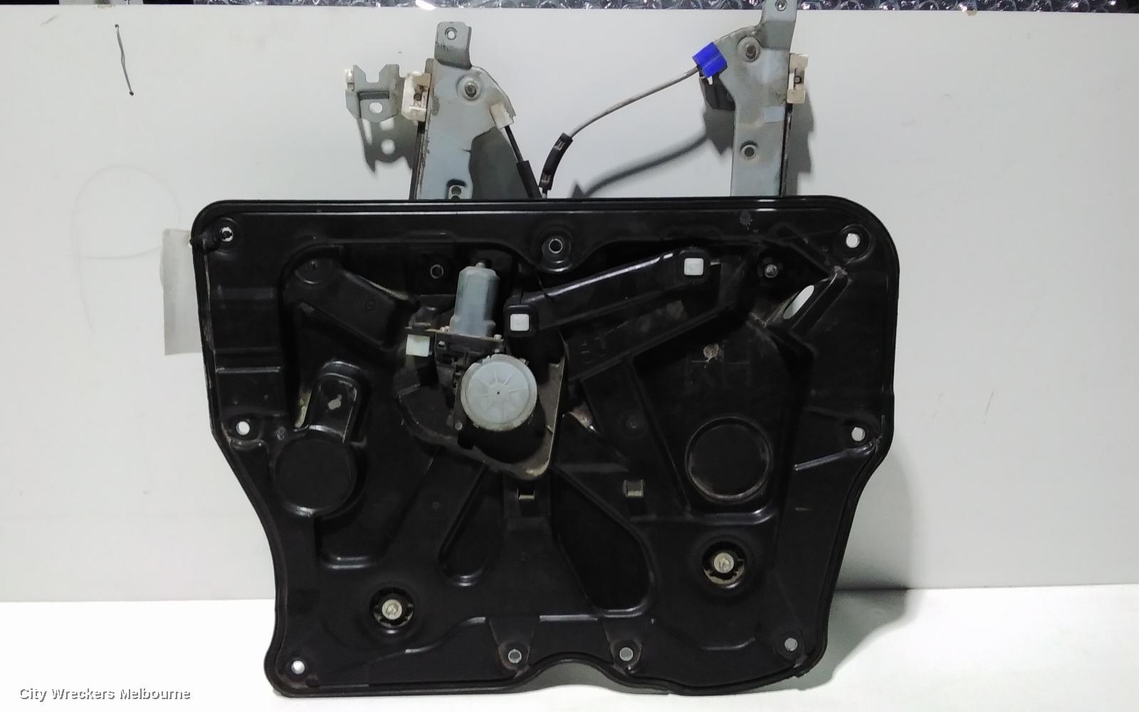 NISSAN XTRAIL RIGHT FRONT WINDOW REG/MOTOR, T31, POWER, 10/2007 - 12/2013 - Image 1