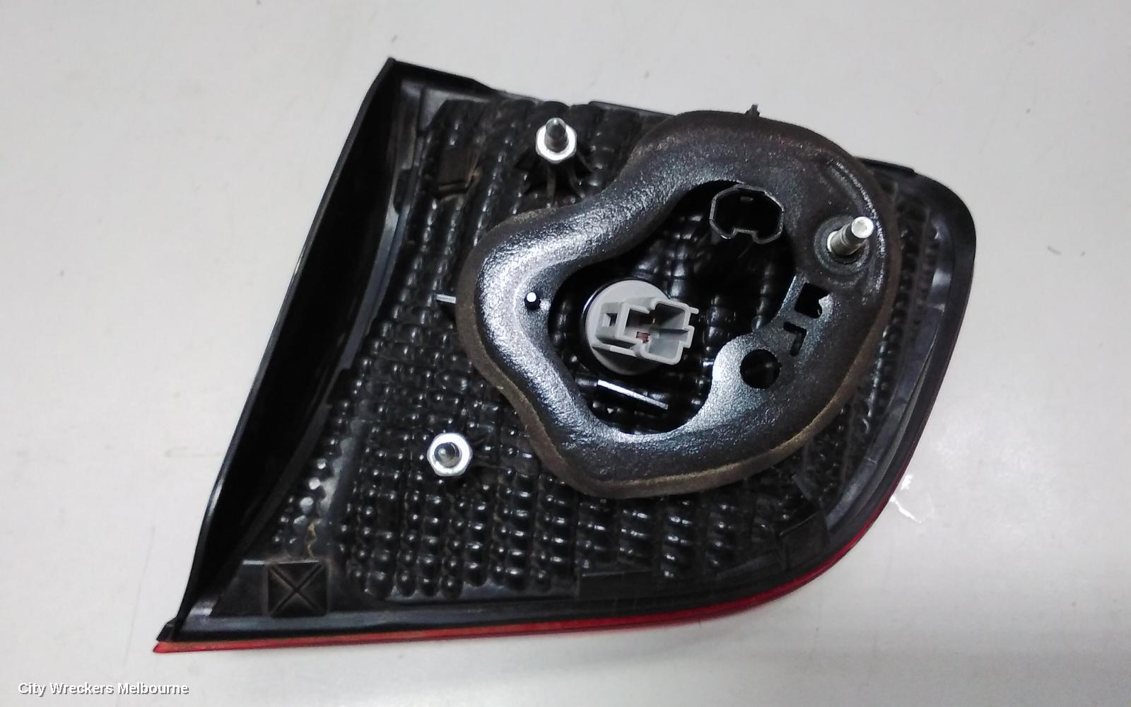 PEUGEOT 4008 REAR GARNISH, TAILGATE LAMP (LH SIDE), 06/2012 - 12/2017 - Image 3