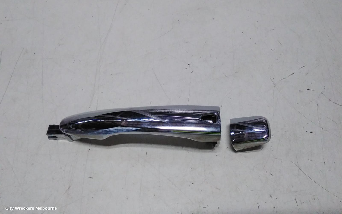 MERCEDES X CLASS DOOR HANDLE, X470, LH FRONT, OUTER, 02/2018 - 06/2020 - Image 1