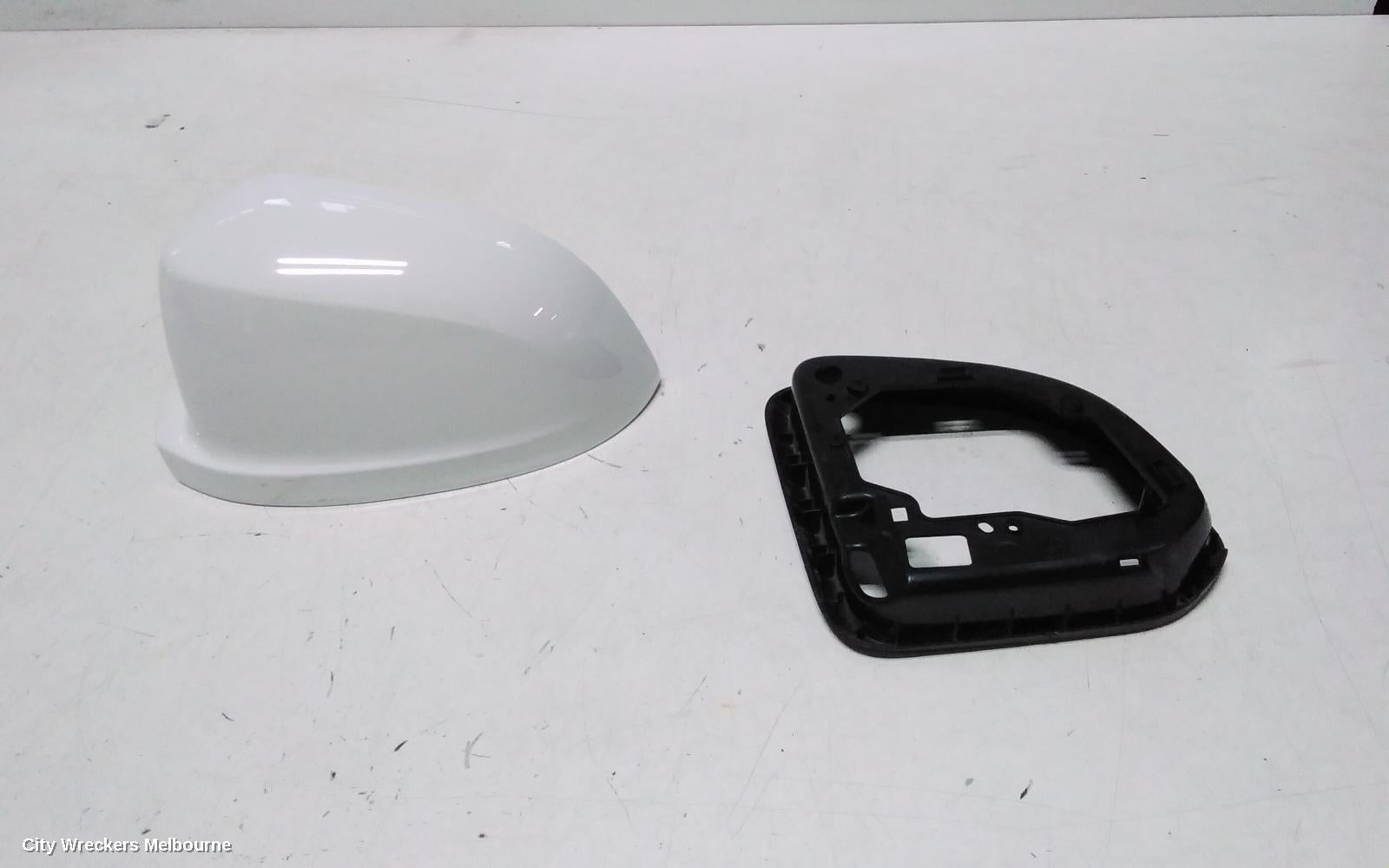 LDV G10 LEFT DOOR MIRROR, SV7A, W/ MANUAL FOLD, NON CAMERA TYPE, COLOUR CODED, WAGON, 04/2015 - 08/2022 - Image 1