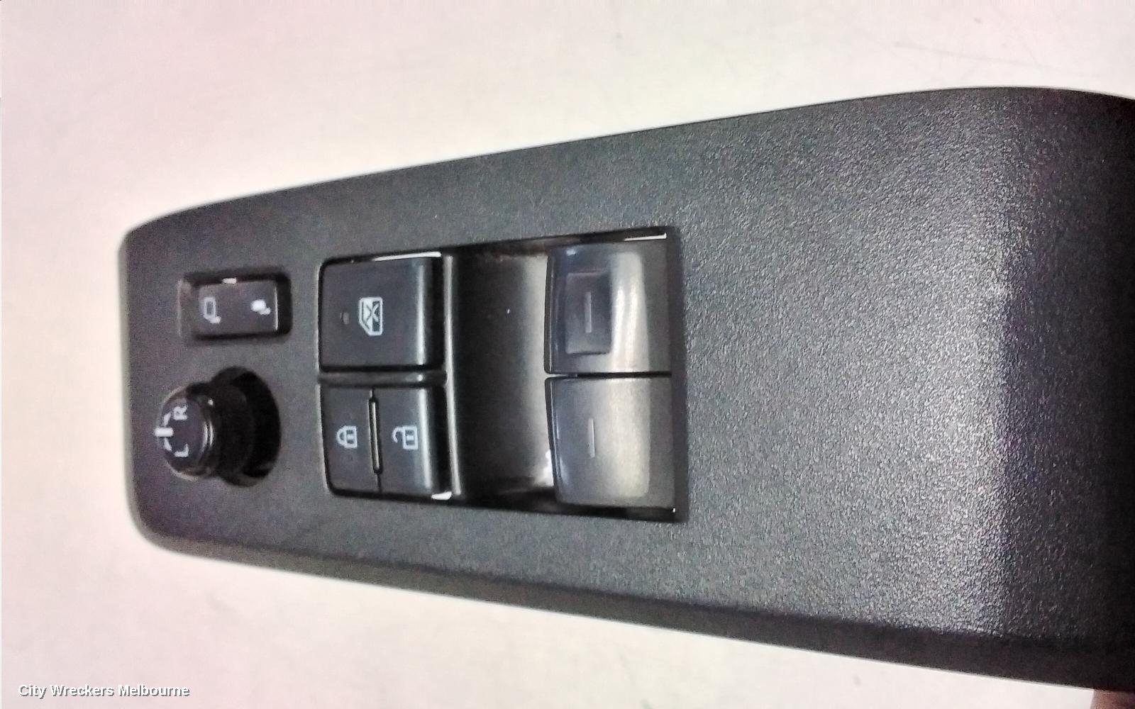 TOYOTA HIACE PWR DR WIND SWITCH, RH FRONT (MASTER SWITCH), 300 SERIES, 04/2019 ONWARDS - Image 3