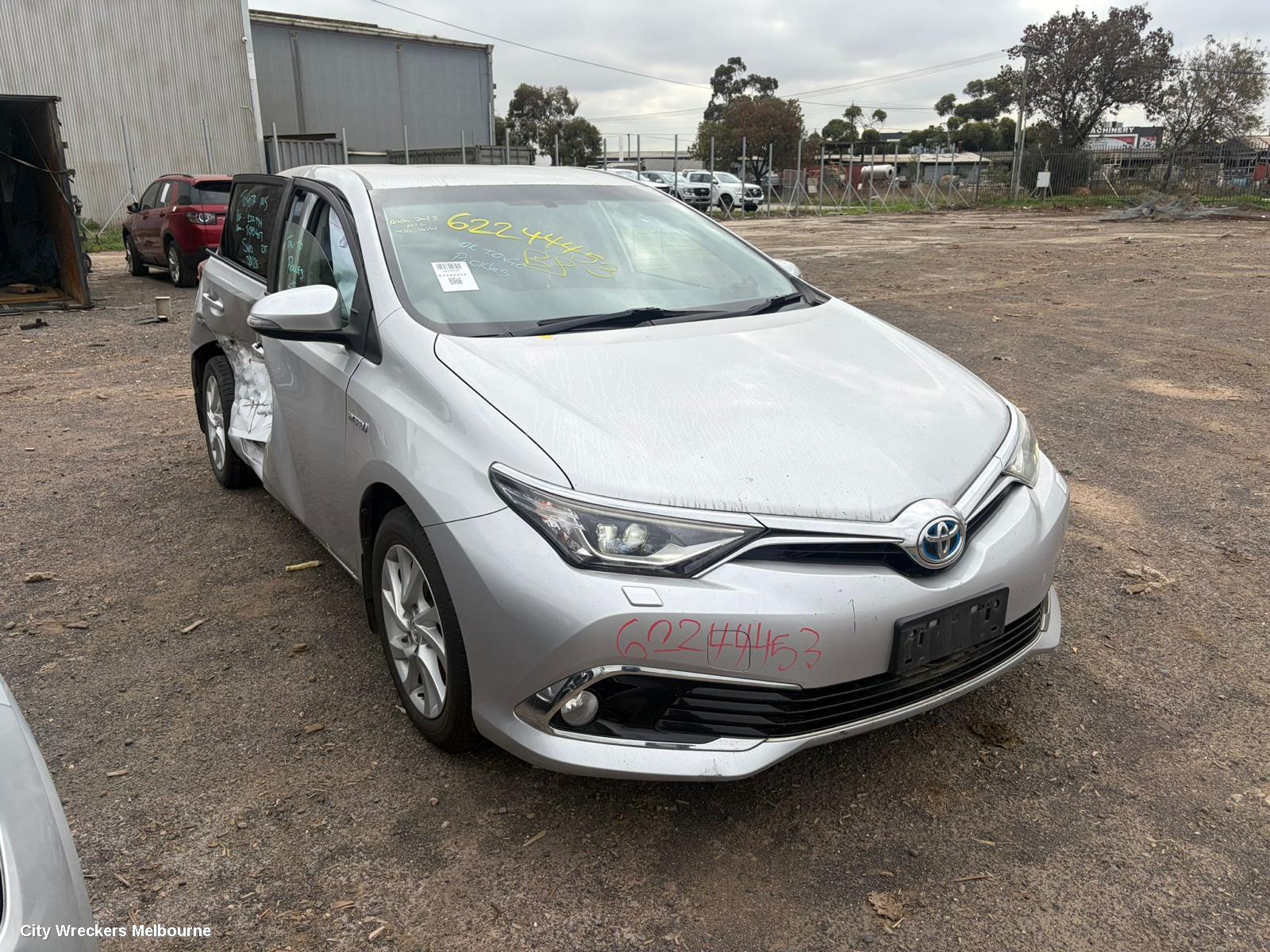 TOYOTA COROLLA LEFT REAR HUB ASSEMBLY, ZWE186R, HYBRID, 06/2016 - 06/2018 - Image 2