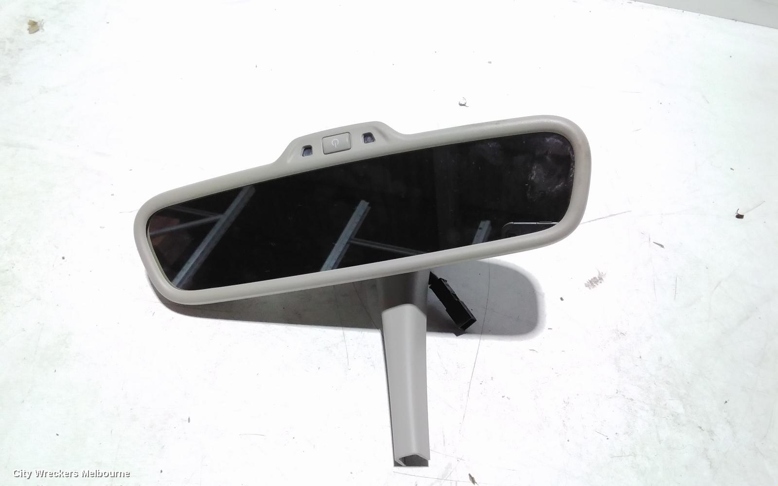 AUDI Q7 INTERIOR MIRROR, 4L, BLACK PLUG, 09/2006 - 08/2015 - Image 1