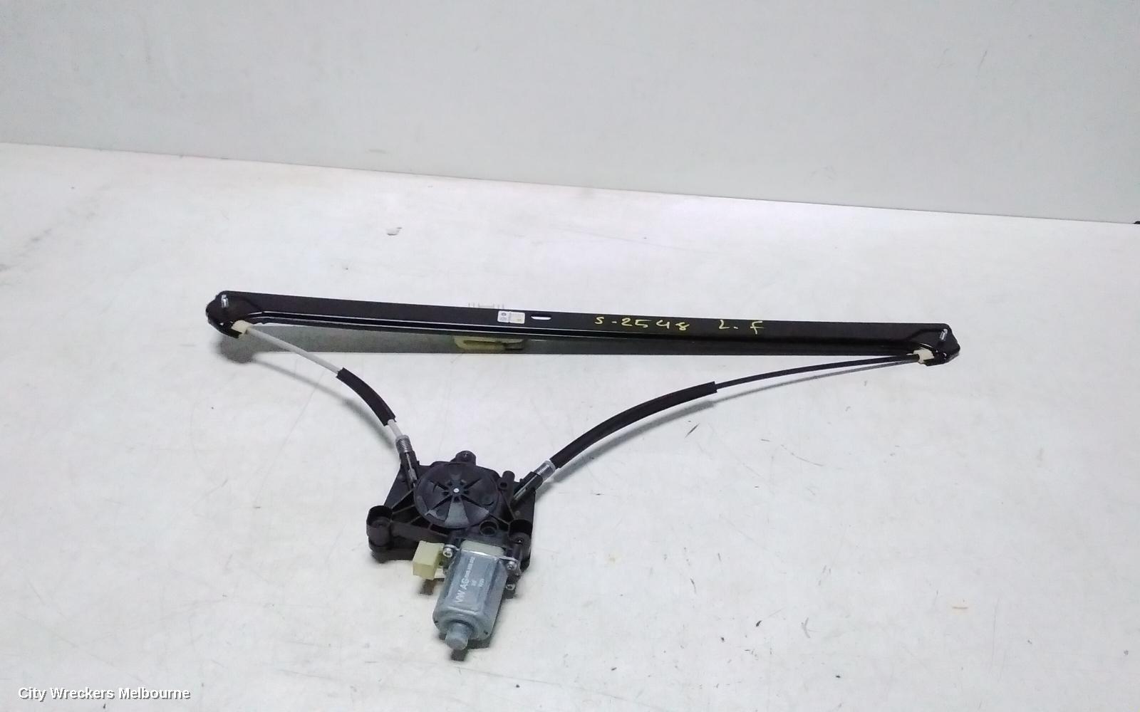VOLKSWAGEN CRAFTER LEFT FRONT WINDOW REG/MOTOR, SY1, 08/2017 ONWARDS - Image 2