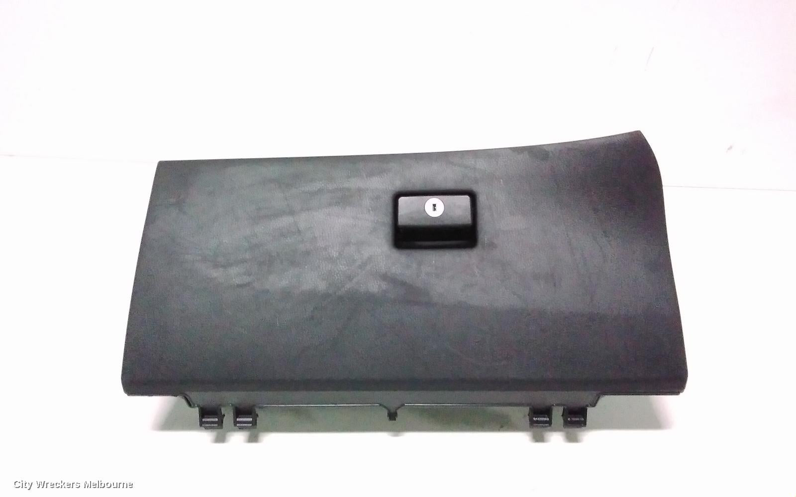 TOYOTA KLUGER GLOVE BOX, XU50 SERIES, 03/2014 - 02/2021 - Image 2