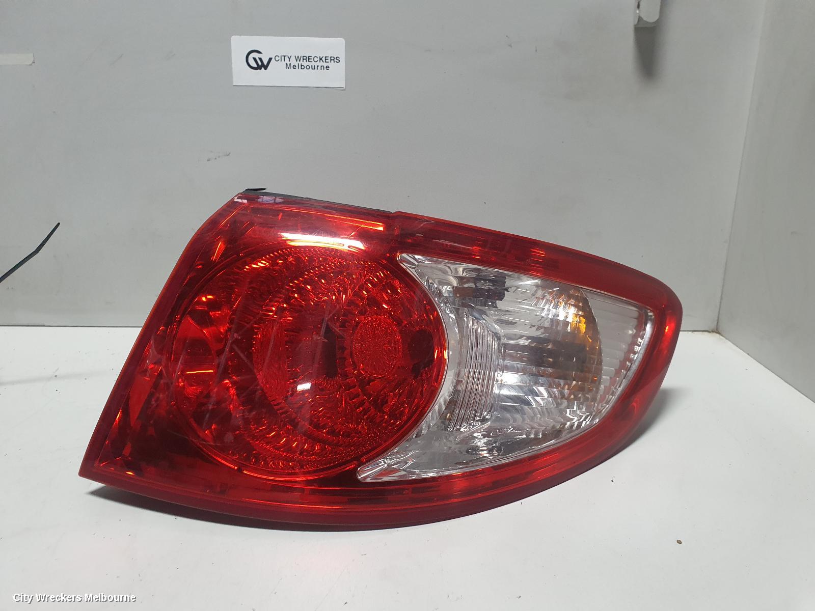 HYUNDAI SANTA FE RIGHT TAILLIGHT, CM, IN BODY, 09/2009 - 06/2012 - Image 3