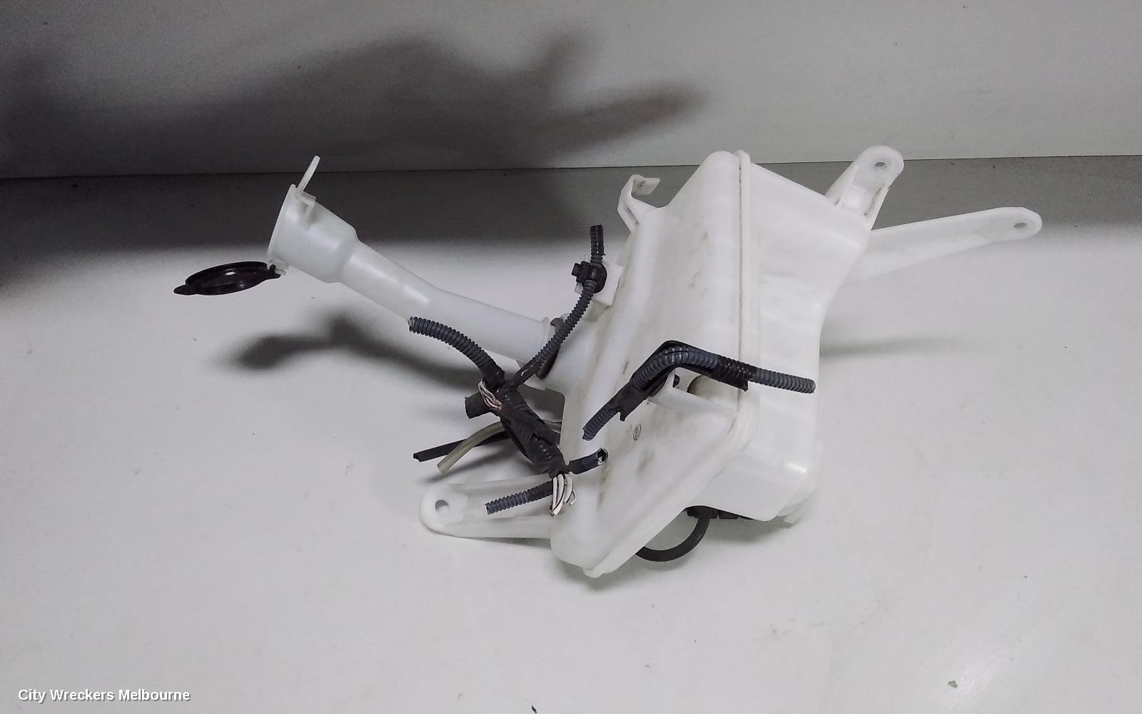 TOYOTA COROLLA WASHER BOTTLE, ZRE182R, HATCH, NON H/LAMP WASHER TYPE, 10/2012 - 06/2018 - Image 2