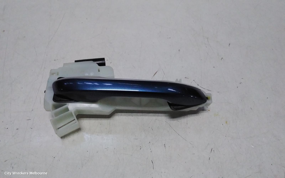KIA SORENTO DOOR HANDLE, OUTER, RH REAR, COLOUR CODED, MQ4, 10/2023 ONWARDS - Image 2
