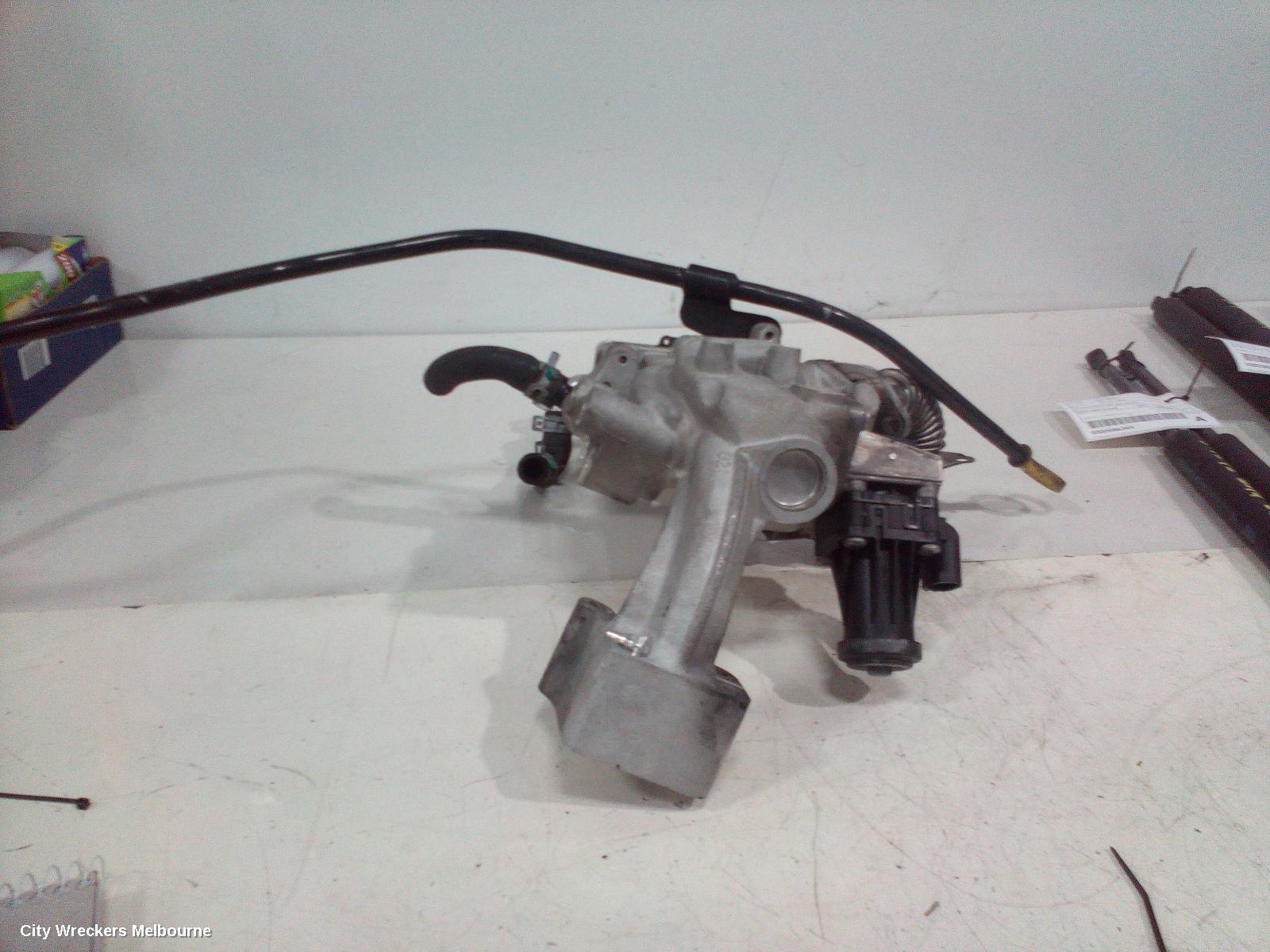 NISSAN NAVARA STEERING PUMP, D22, 2.5, YD25, DIESEL, 10/2001 - 08/2015 - Image 1