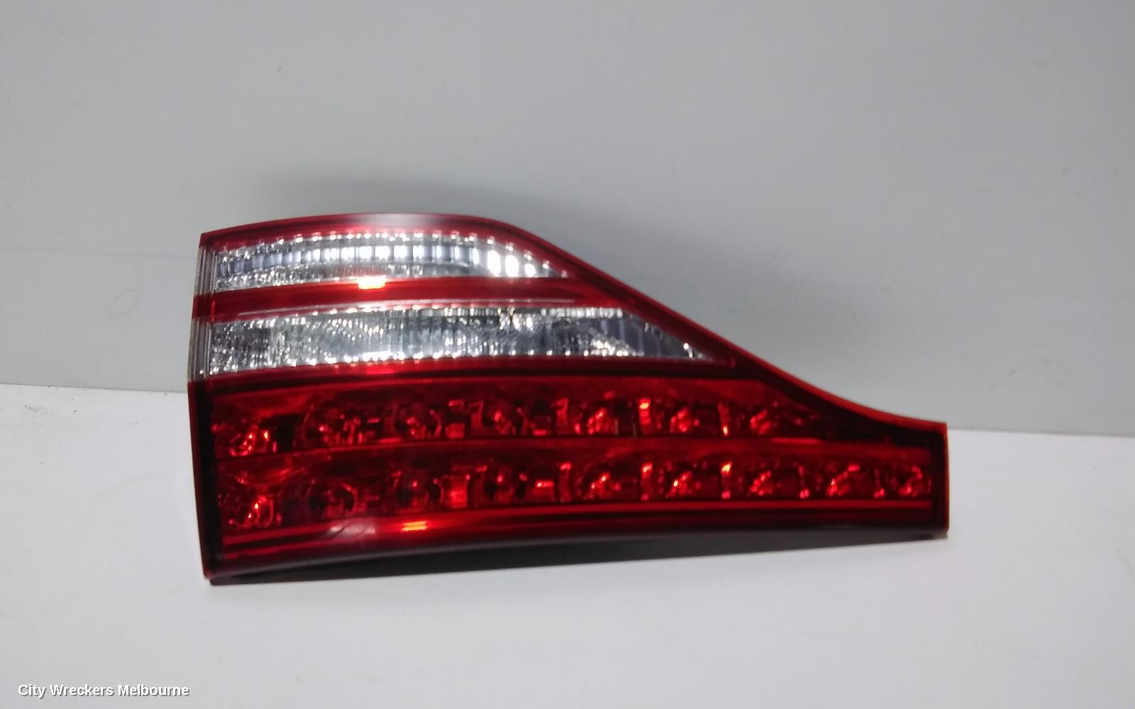 TOYOTA TARAGO REAR GARNISH, TAILGATE LAMP (RH SIDE), ACR50R, 03/2006 - 12/2008 - Image 2