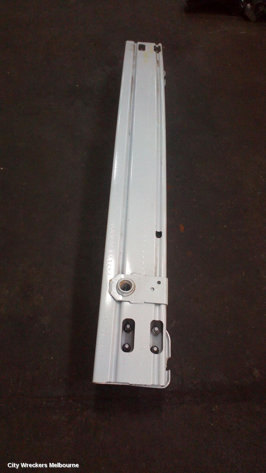 NISSAN QASHQAI R/BAR BRACKET/REINFO, REINFORCEMENT, J11, 06/2014 ONWARDS - Image 2