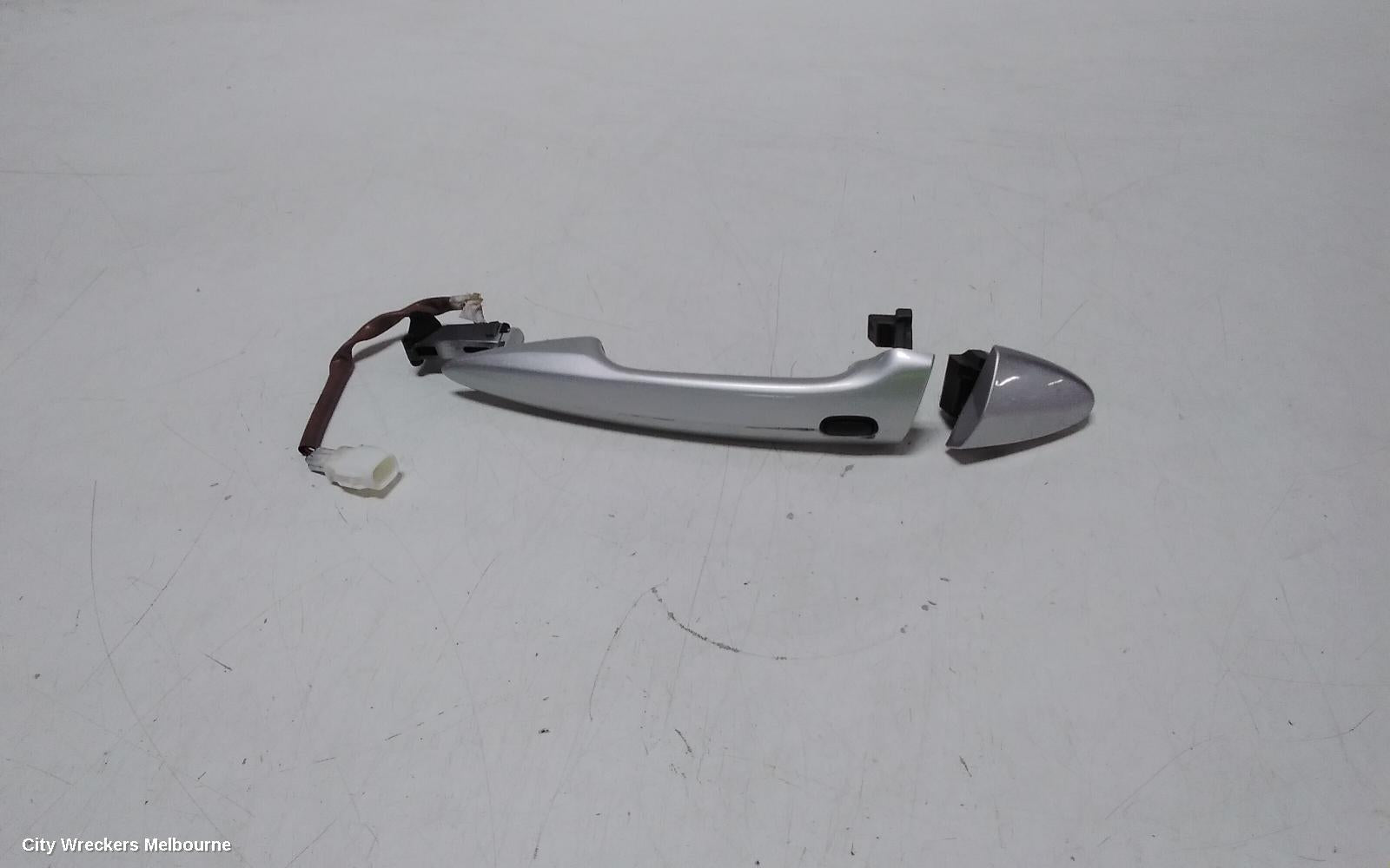 LEXUS IS250/IS250C DOOR HANDLE, OUTER, LH FRONT, COLOUR CODED, GSE20R, 10/2008 - 06/2013 - Image 2