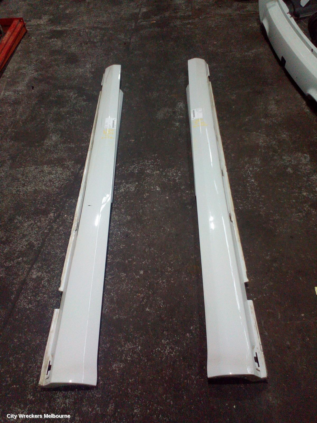 HOLDEN COMMODORE SIDE STEP/SKIRT, VF, LH SIDE, UTE, 05/2013 - 12/2017 - Image 3
