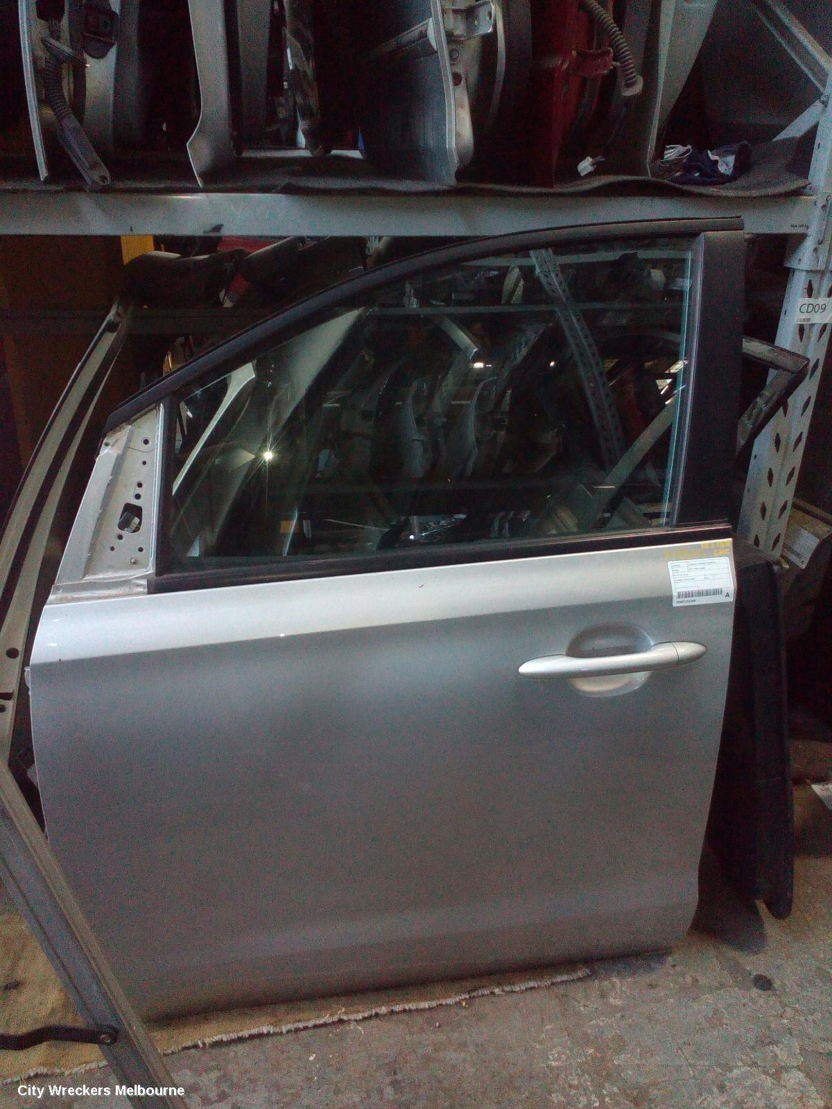 KIA CARNIVAL/GRAND CARNIVAL LEFT FRONT DOOR, YP, 02/2015 - 10/2020 - Image 1