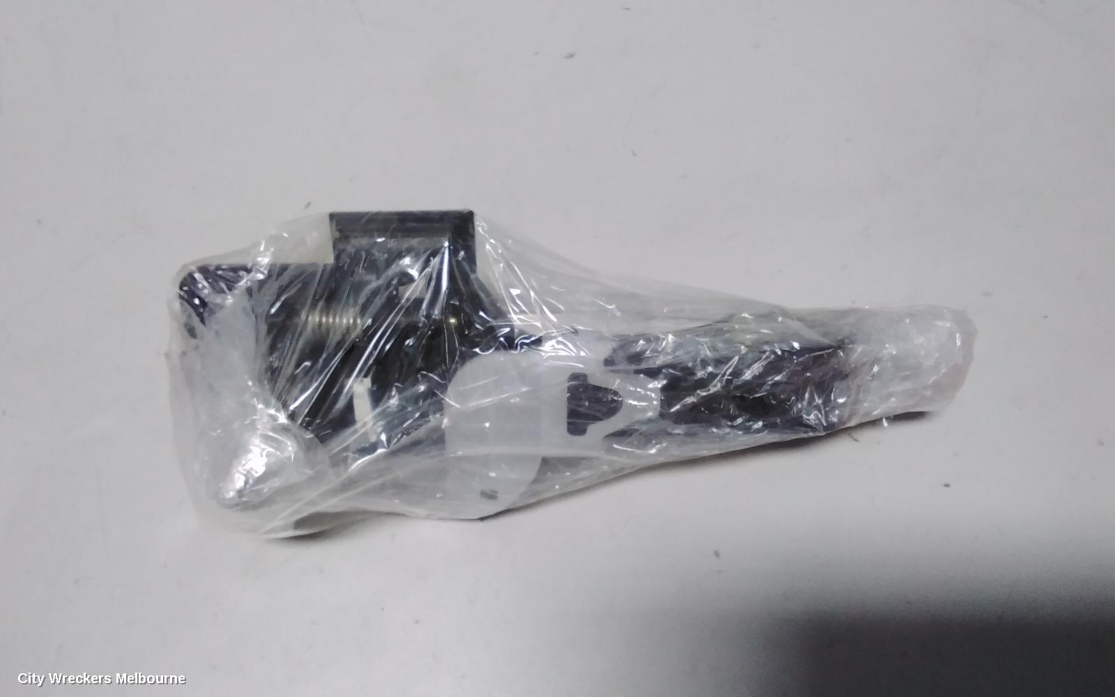 HYUNDAI I30 DOOR HANDLE, OUTER, RH FRONT, NON KEYLESS ENTRY TYPE, GD (S. KOREA-VIN KMHD), 02/2012 - 02/2017 - Image 2