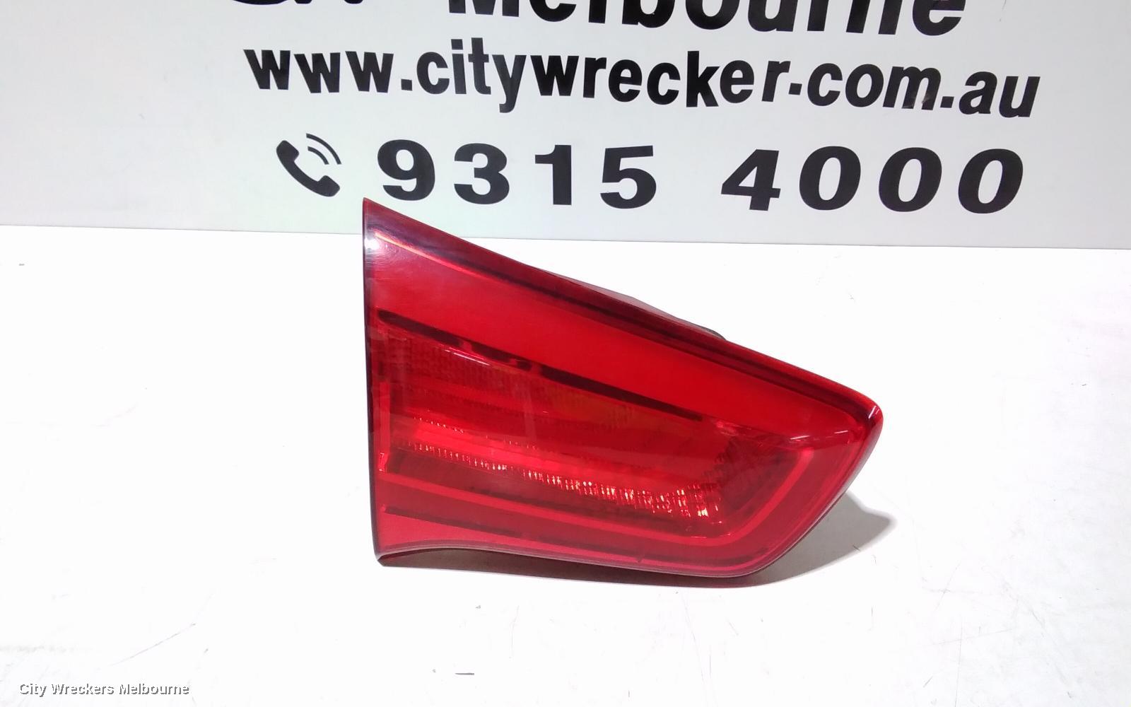 KIA SPORTAGE REAR GARNISH, TAILGATE LAMP (LH SIDE), SL, PLATINUM, 05/2014 - 10/2015 - Image 2